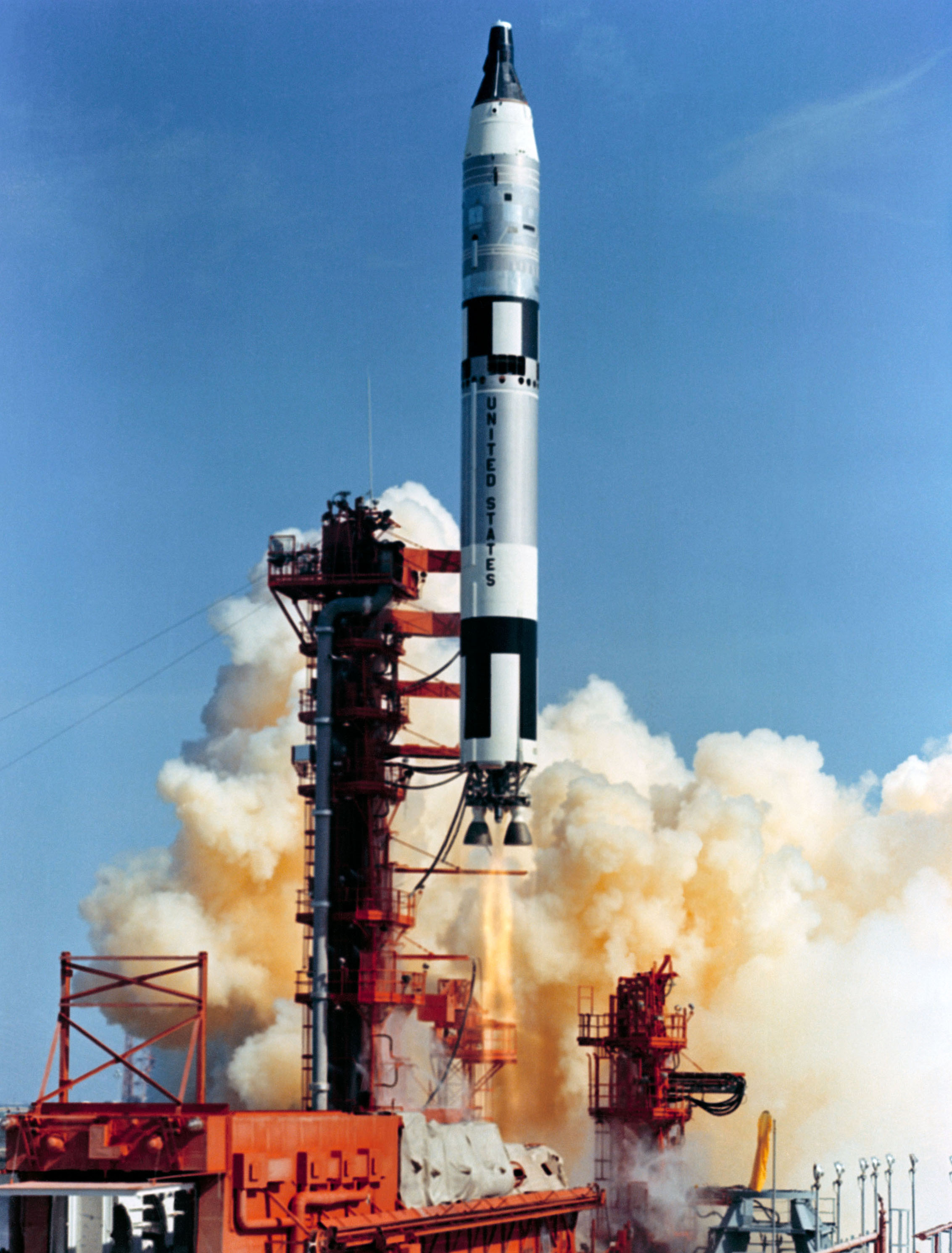 Titan II GLV lanzando Gemini 5 desde la rampa 19, 21 de agosto de 1965