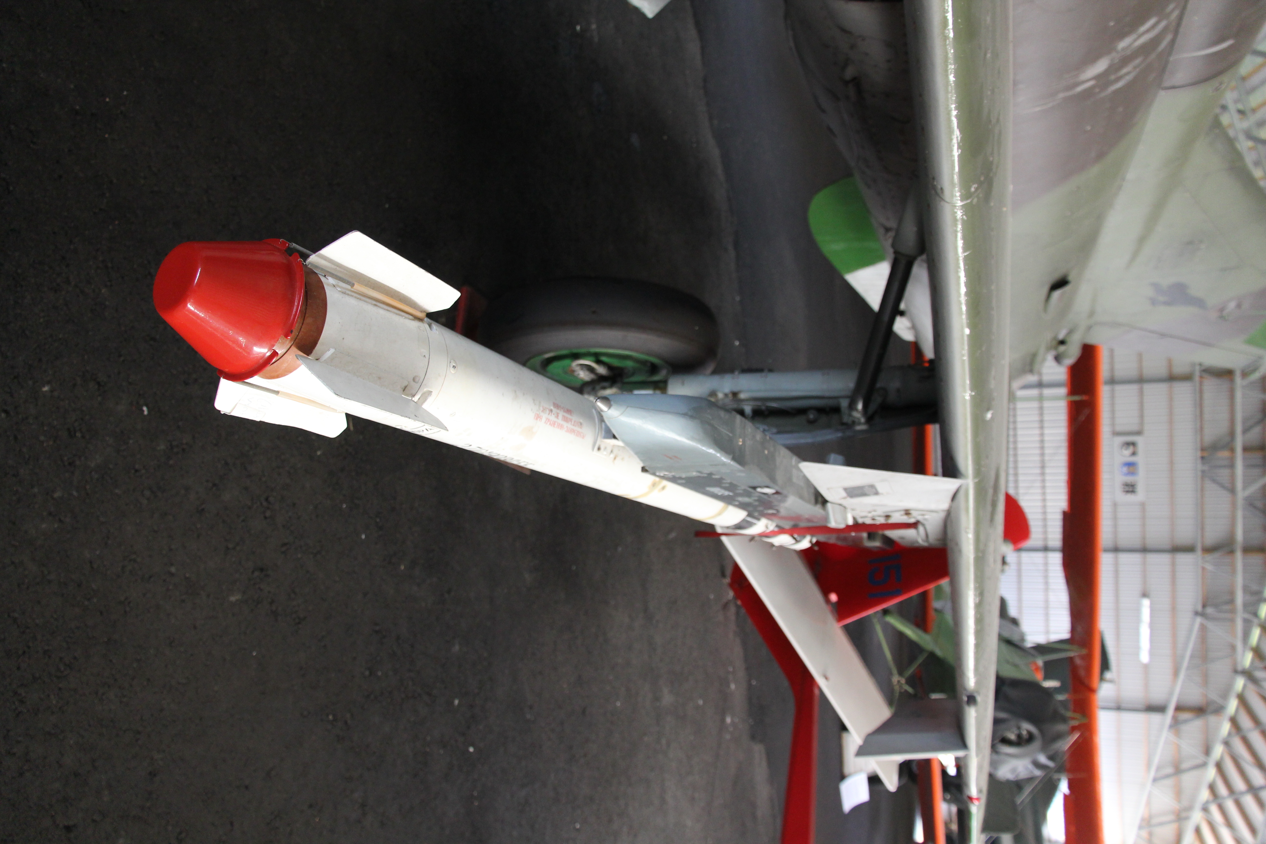 Tren delantero de un MiG-21bis