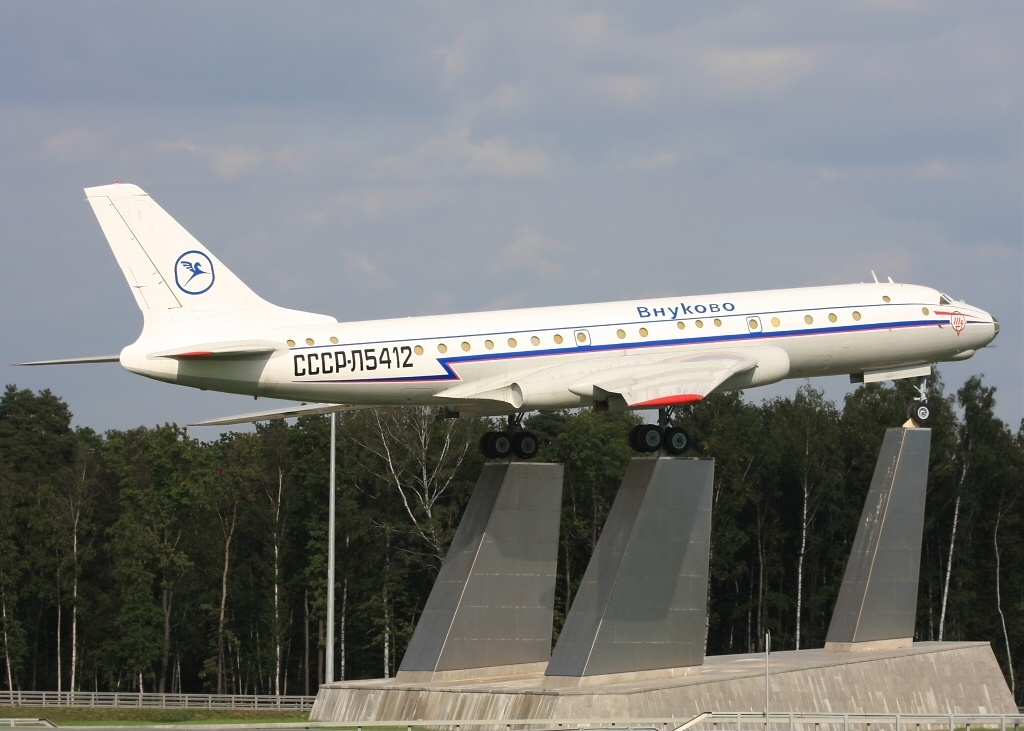 Tupolev Tu-104