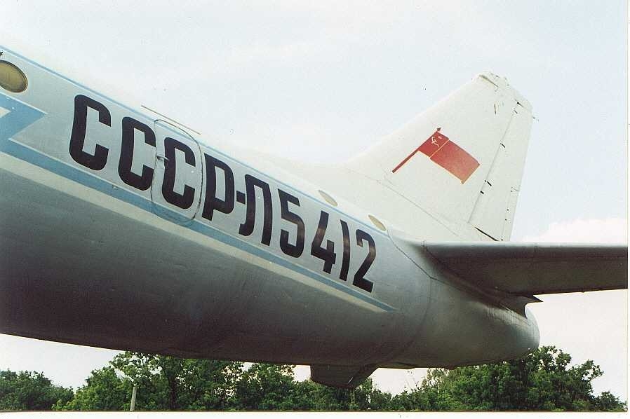 Tupolev Tu-104