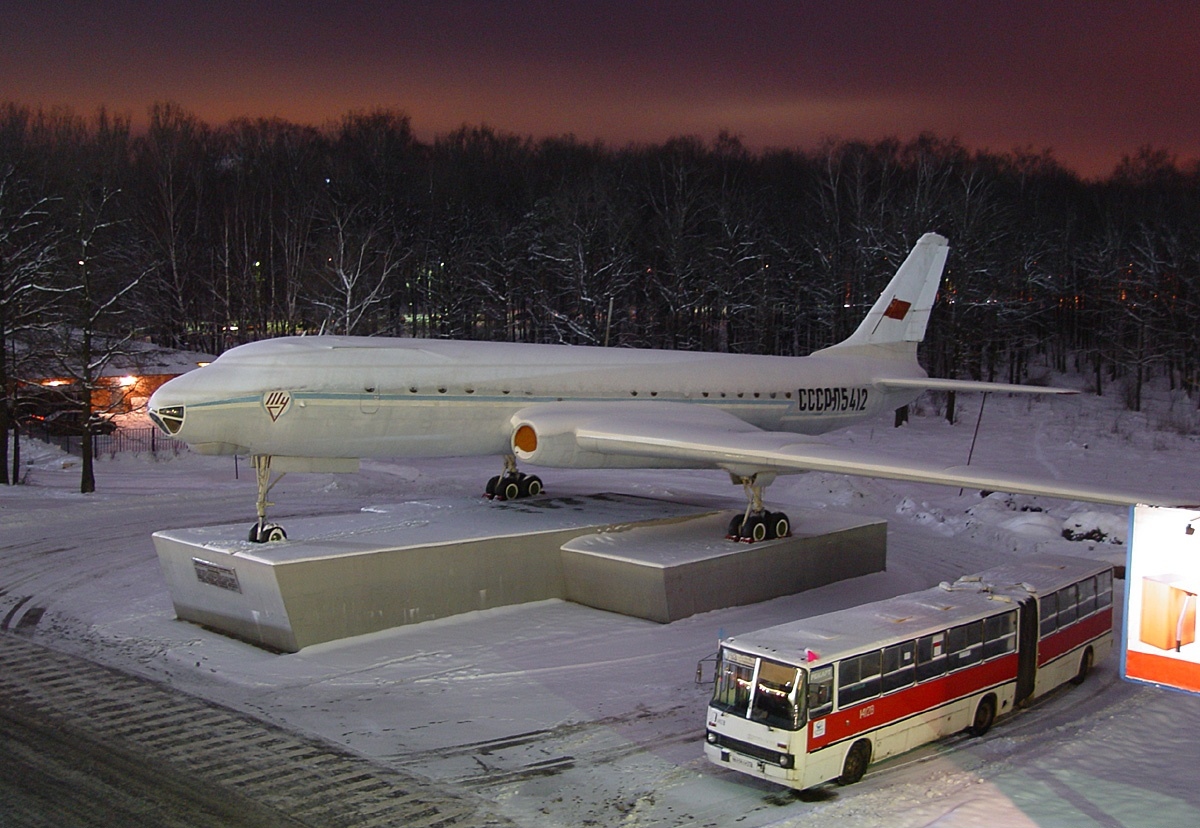Tupolev Tu-104