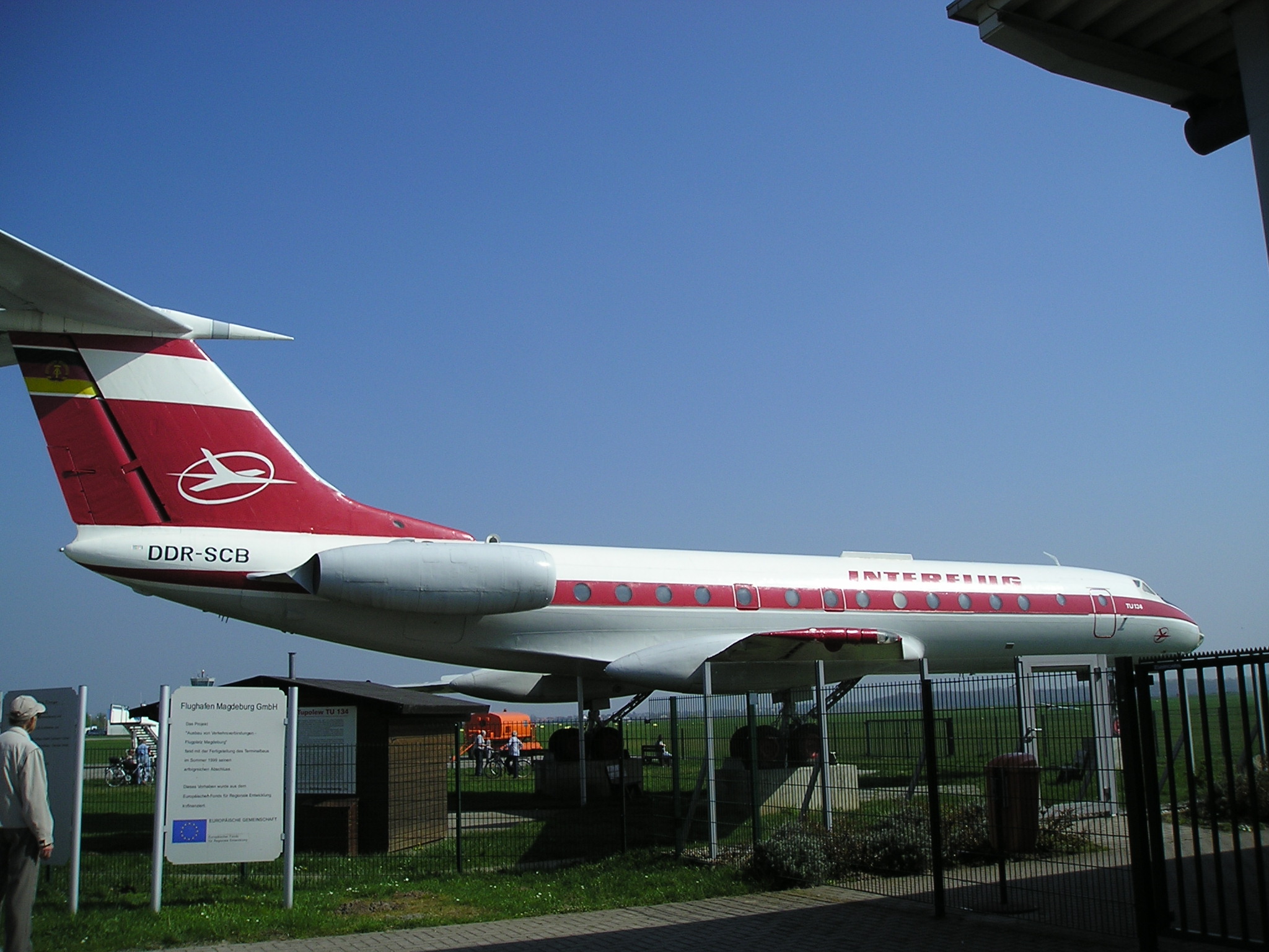 Tu-134 DDR-SCB en Magdeburgo