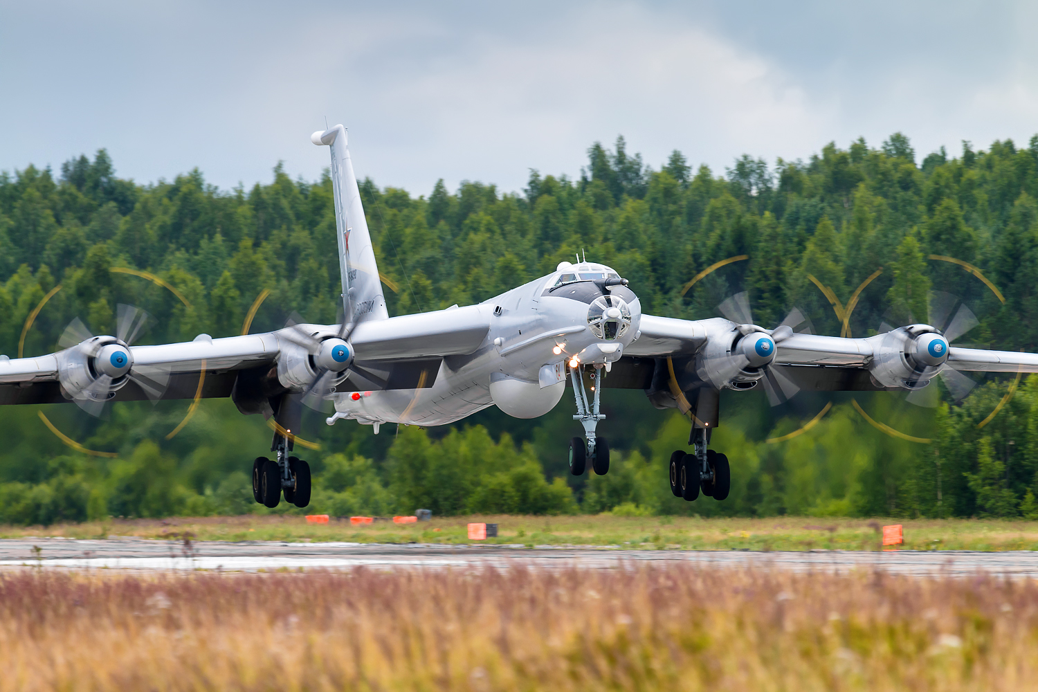 Tu-142 Landing