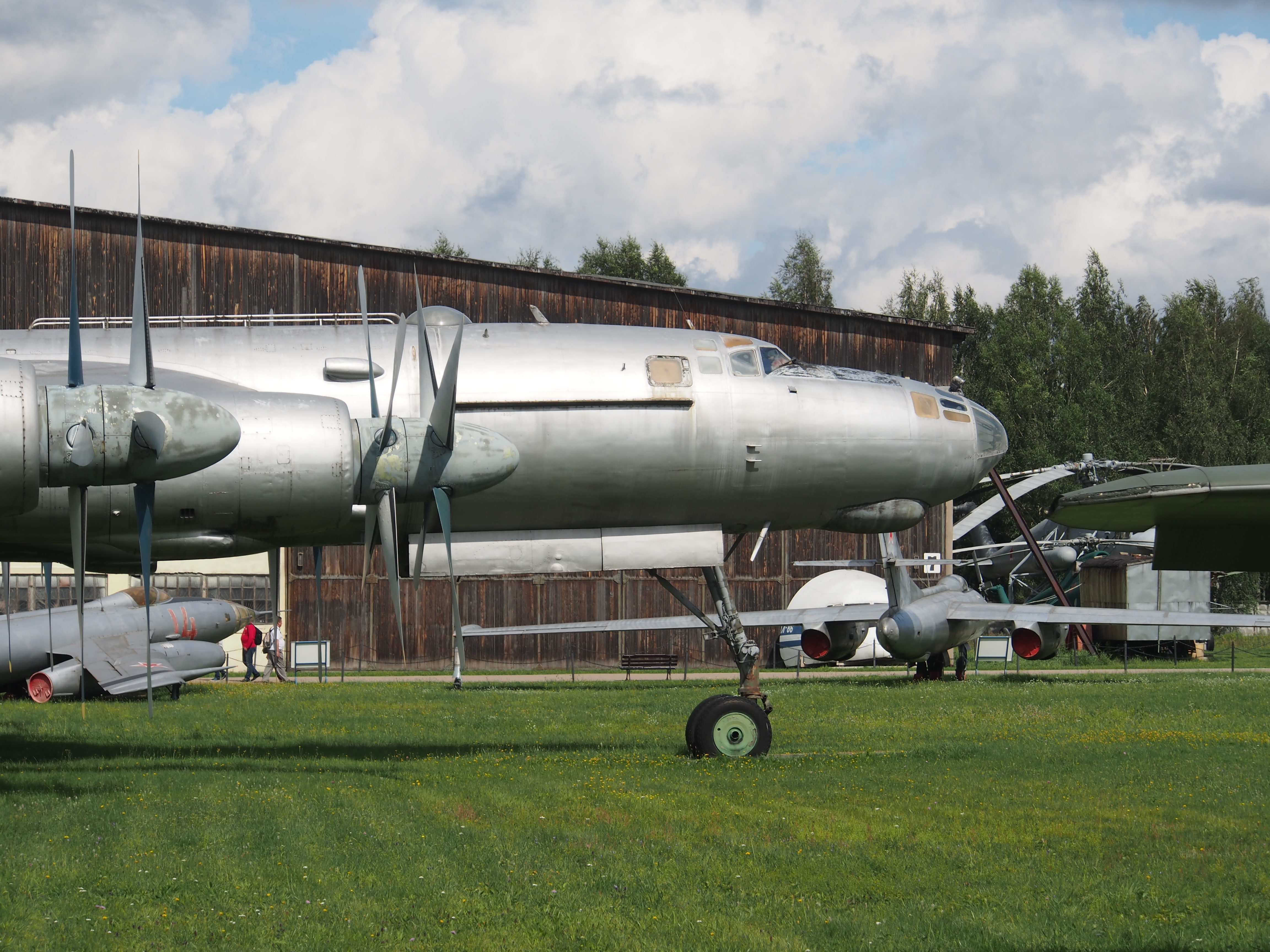 Tu-95N (45) no Museu Central das Forças Aéreas