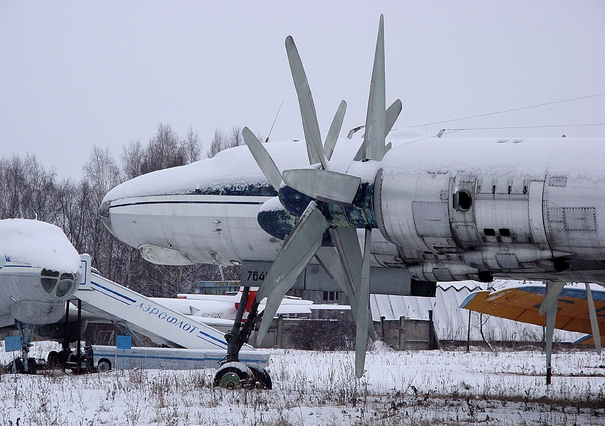Tupolev Tu-116, motori controrotanti