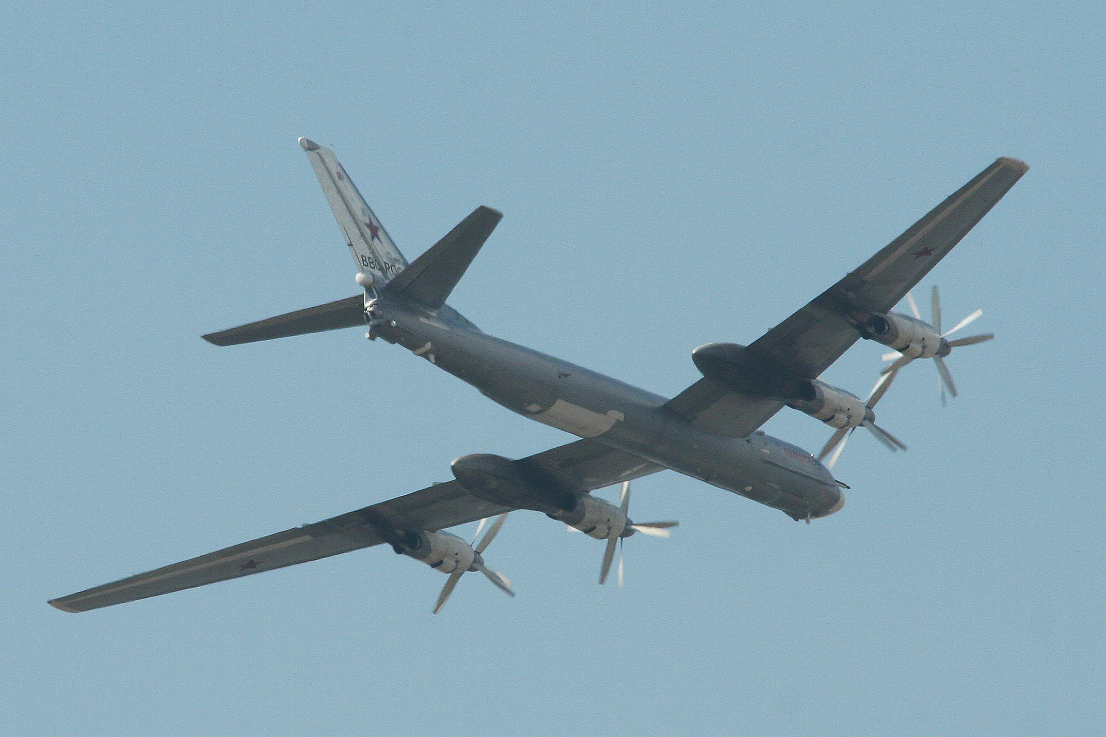 Tupolev Tu-95MS Bear H RF-94121 21 red