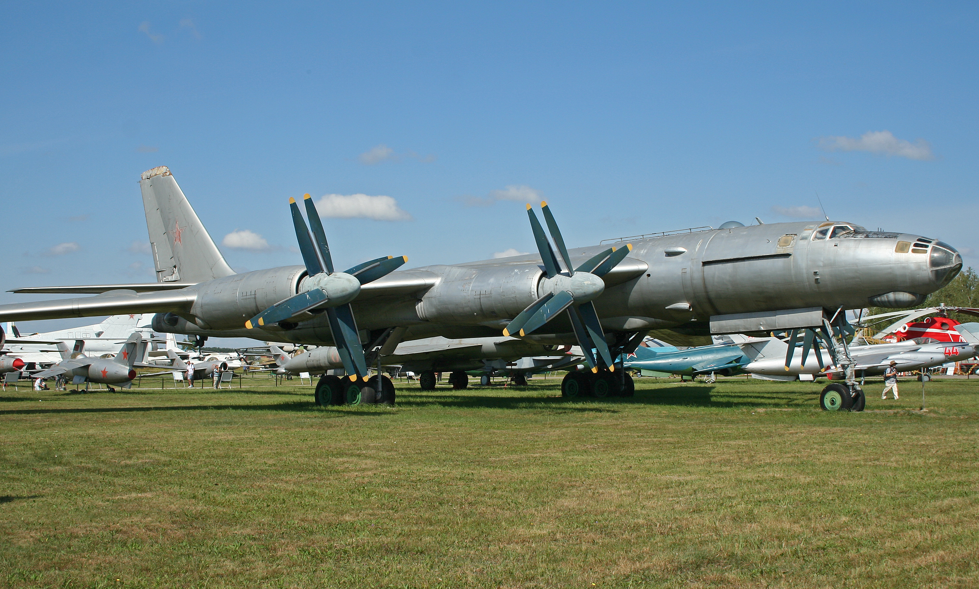 Tupolev Tu-95N Bear (45 & 4807), Monino