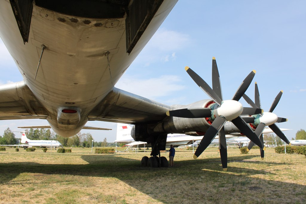 Under Tu-114, Ulyanovsk Aircraft Museum
