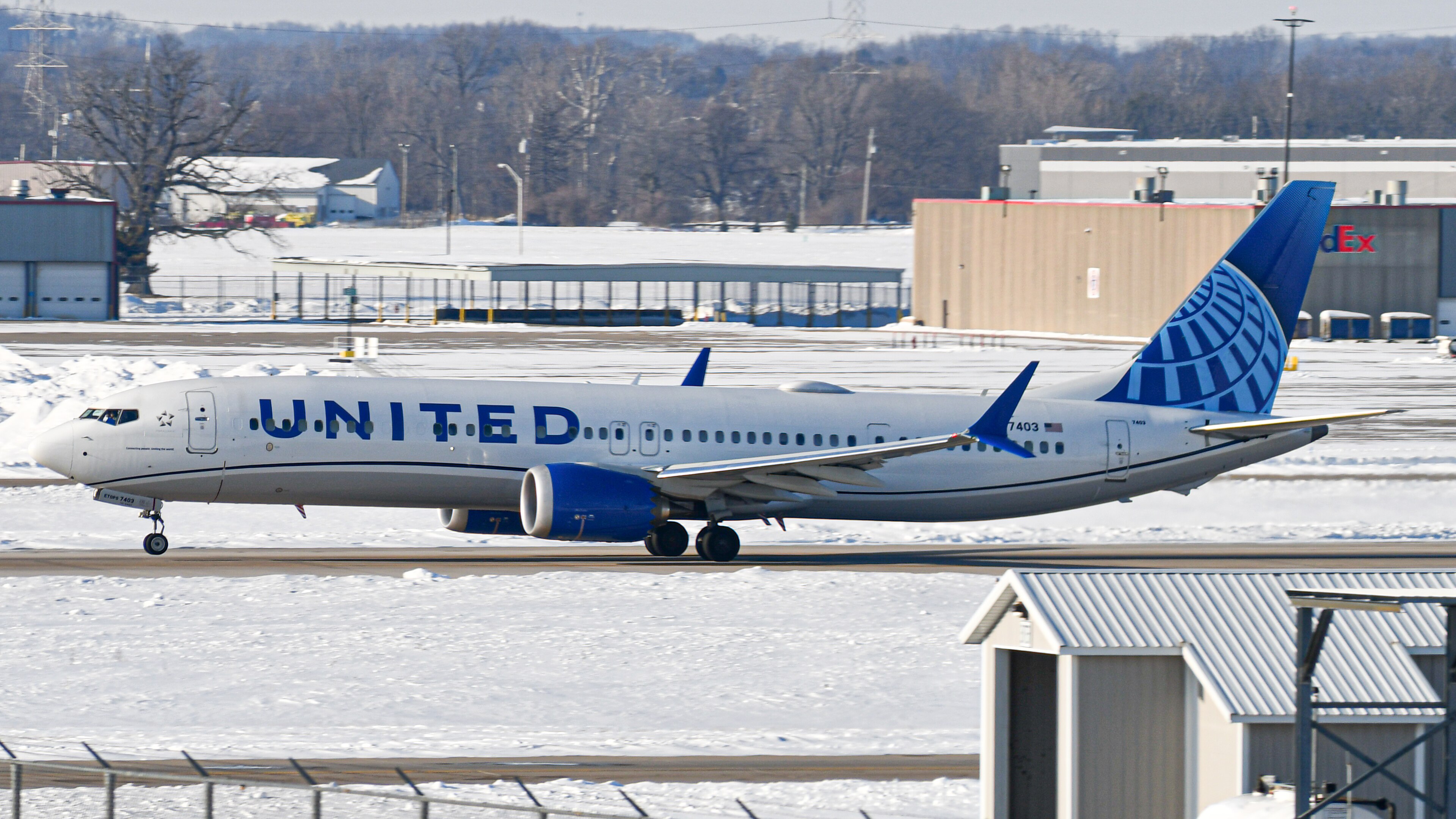 ¿Cuanto mide el boeing 737 max 10?