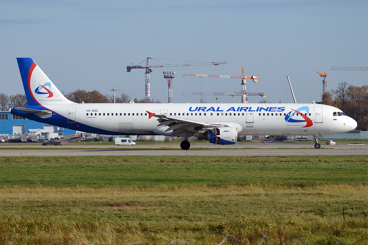 Ural Airlines, VQ BOZ, Airbus A321-211 (16456198165) (2)