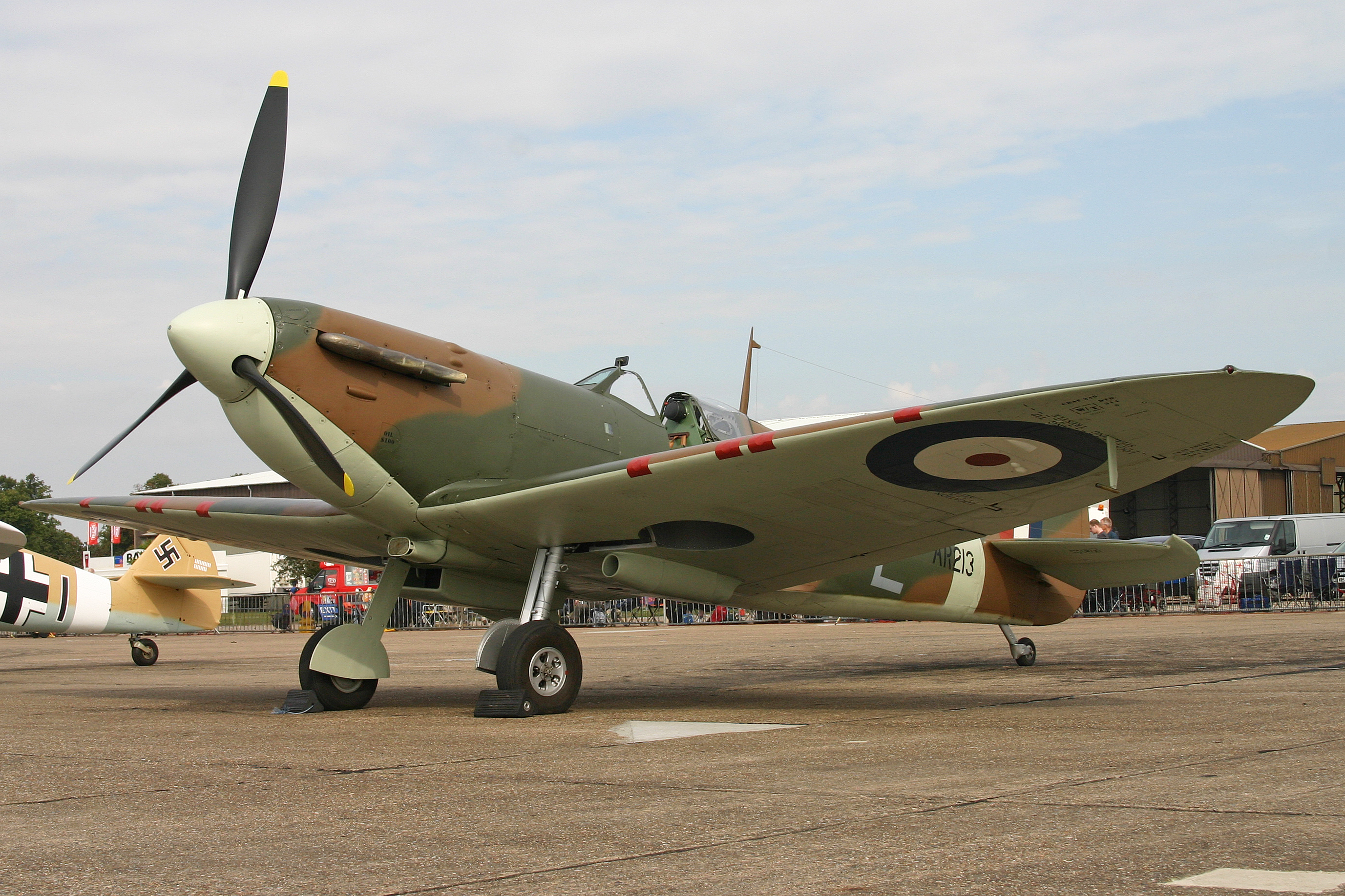 VS Spitfire 1a AR213 JZ E (G AIST)