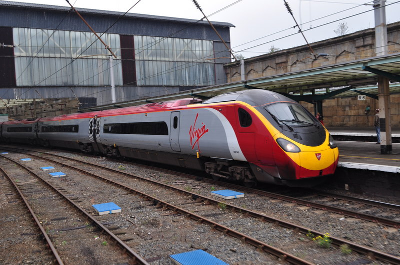 Virgin Trains Pendolino - geograph org uk