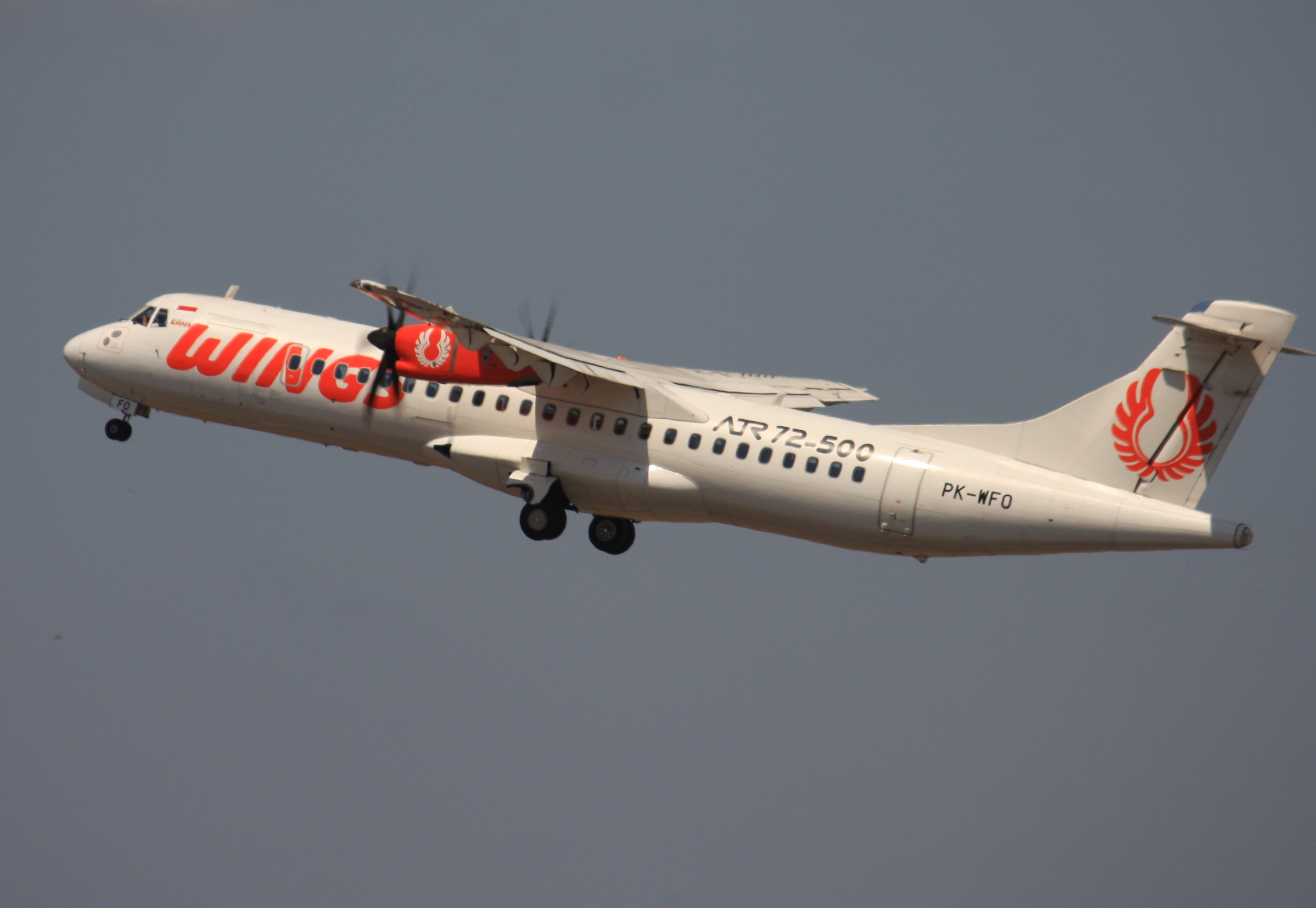 Wings Air ATR 72-500 (ATR-72-212A), PK WFO