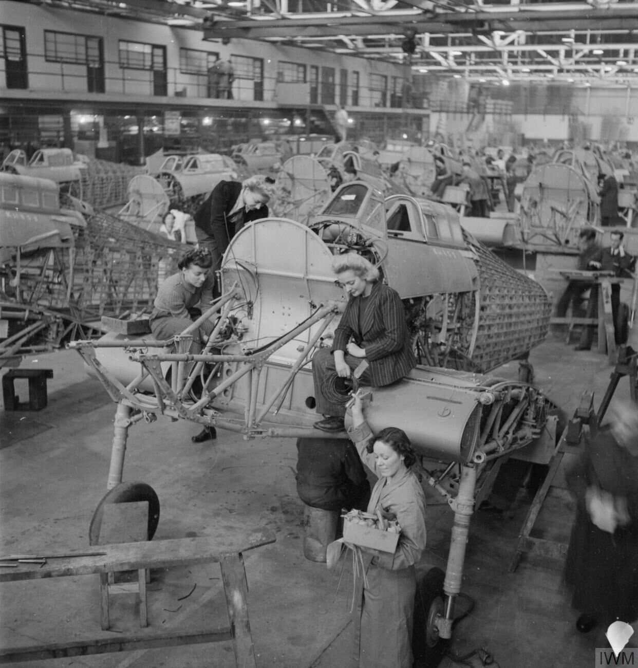 Women assembling Hawker Hurricanes 1942