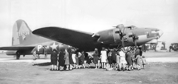 YB-40 42-5736, RAF Kimbolton, 92nd Bombardment Group