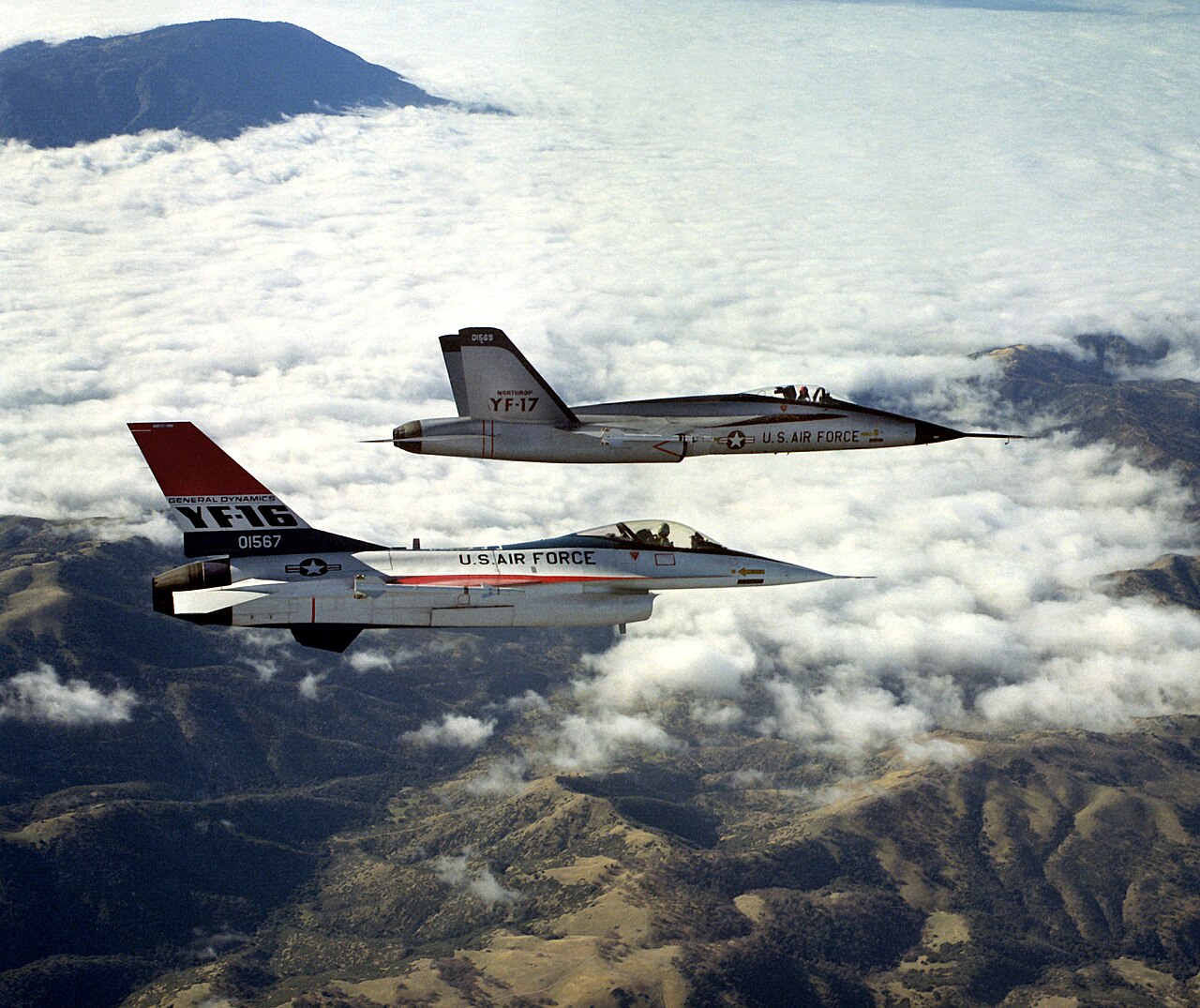 YF-16 and YF-17 in flight during the Lightweight Fighter Program