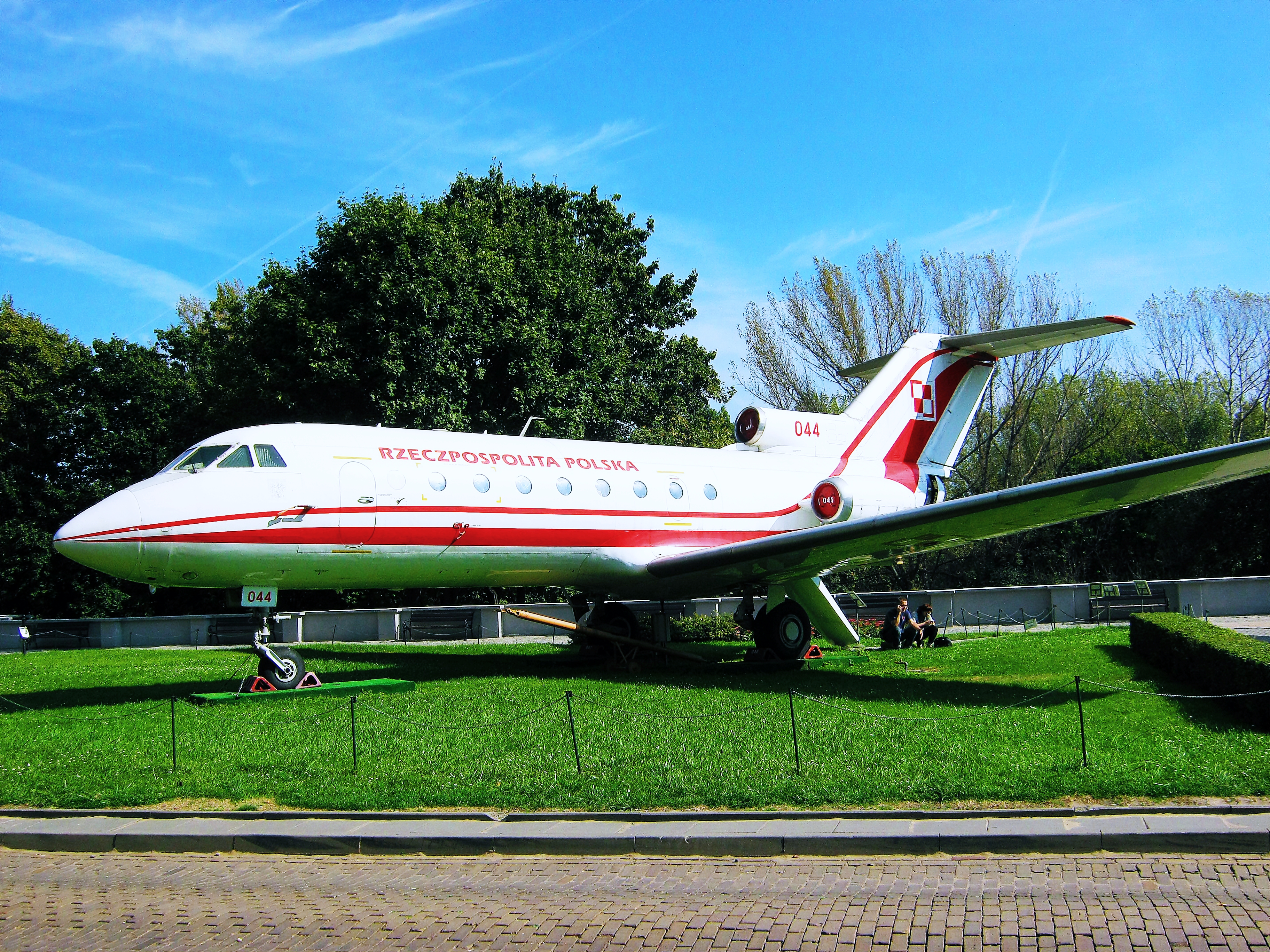Yakovlev Yak-40