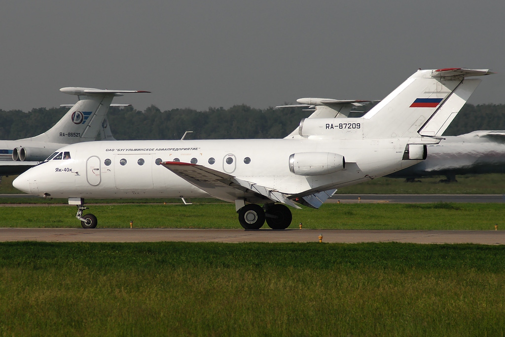 Yakovlev Yak-40