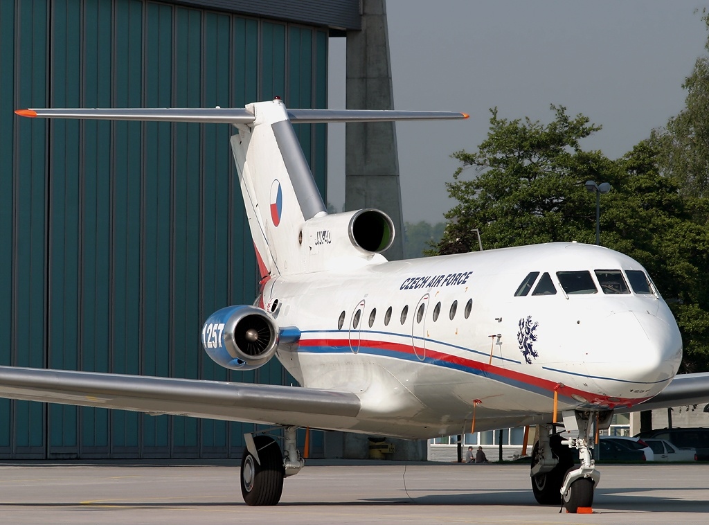 Yakovlev Yak-40