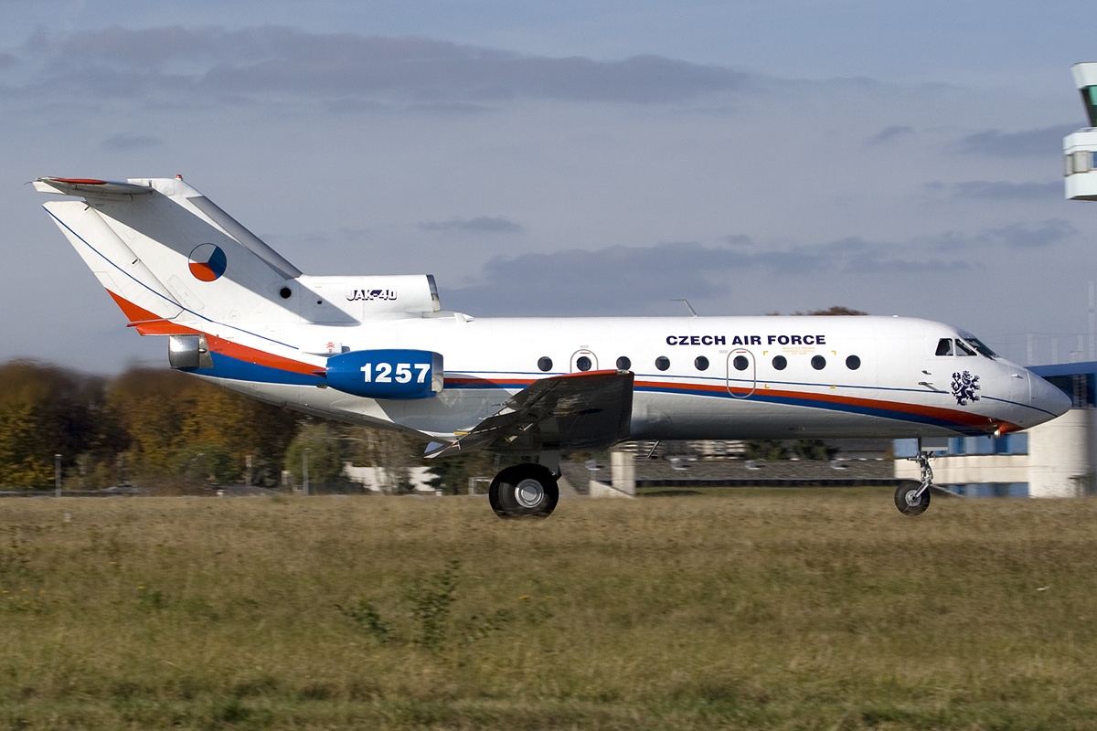 Yakovlev Yak-40