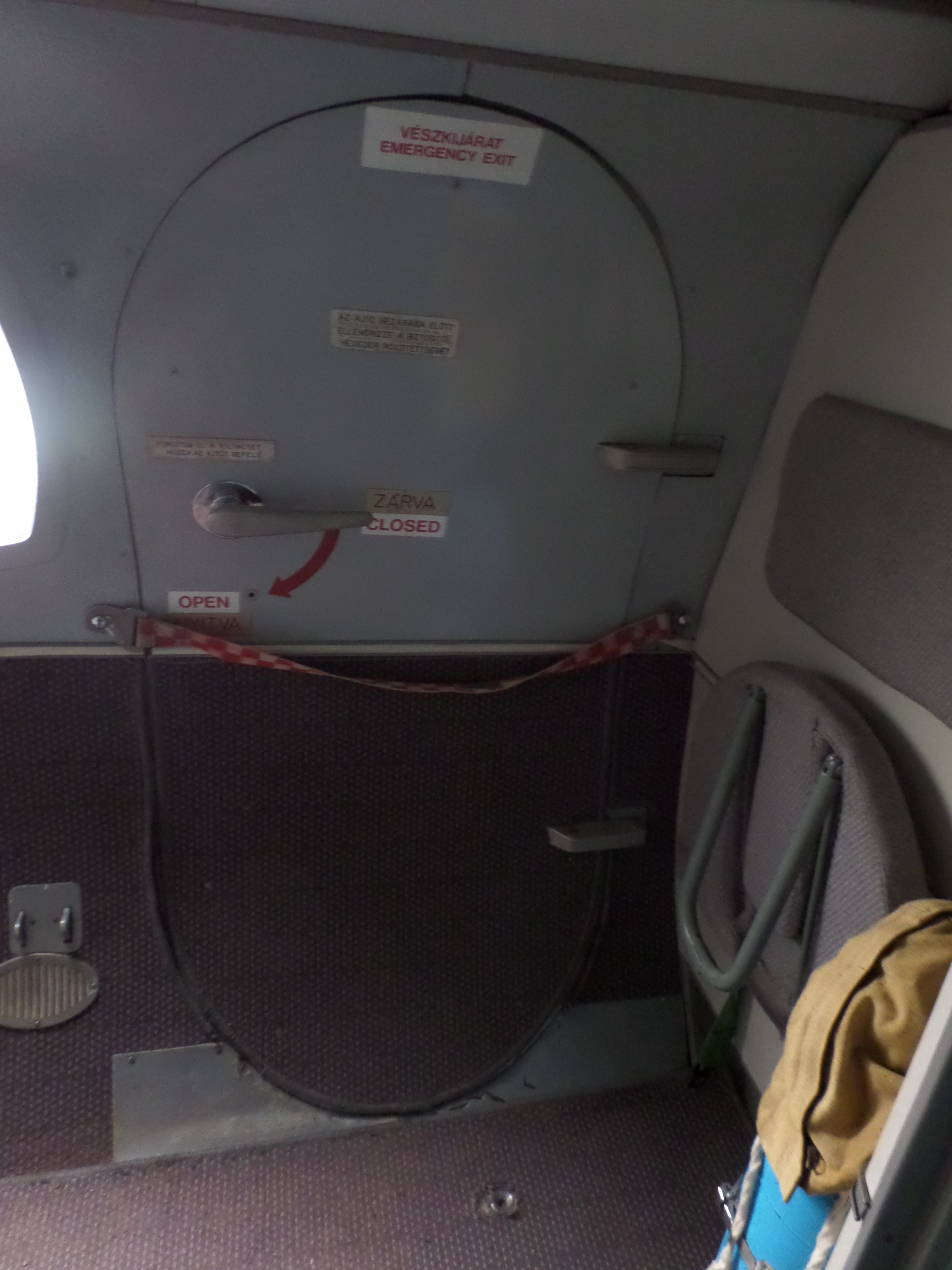 Yakovlev Yak-40 HA LRA emg exit