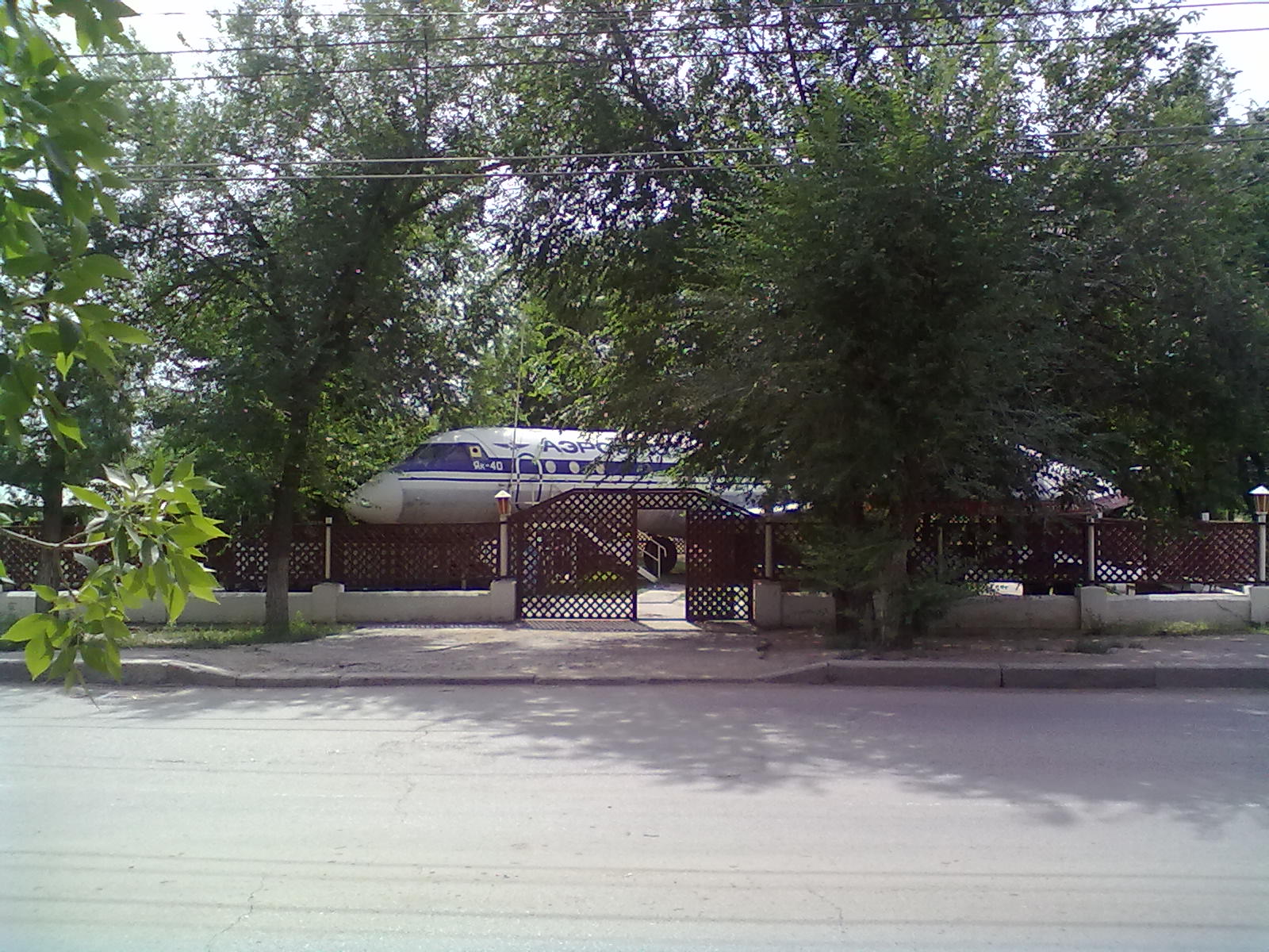 Yakovlev Yak-40 convertido en cafetería, Volgogrado