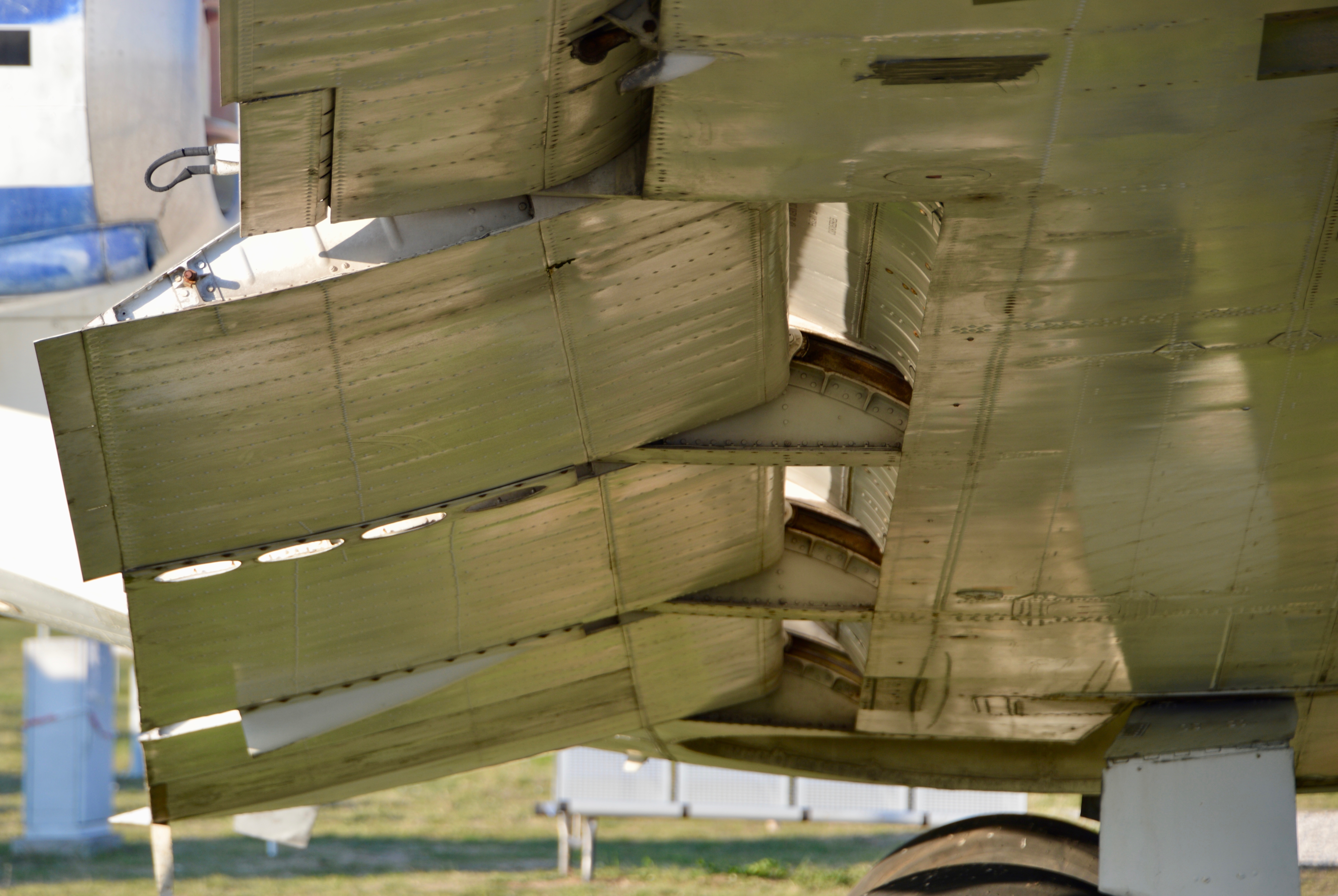 Yakovlev Yak-40 flaps extended 2021