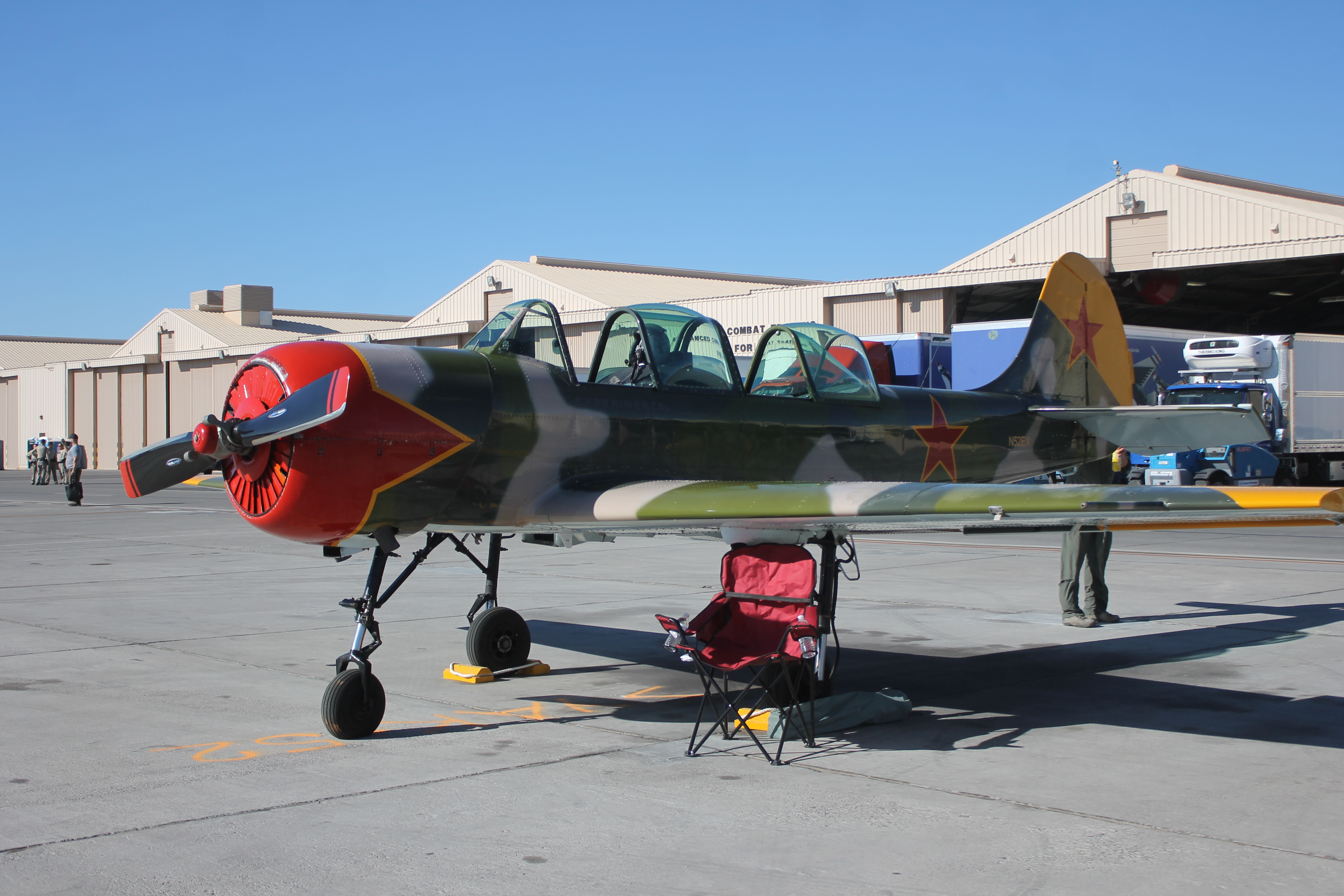 Yakovlev Yak-52, retrato