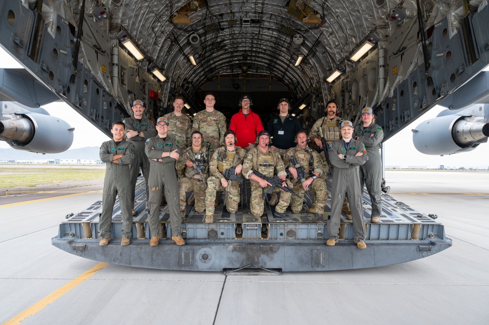 Il team di dimostrazione C-17 West Coast apre la stagione degli airshow