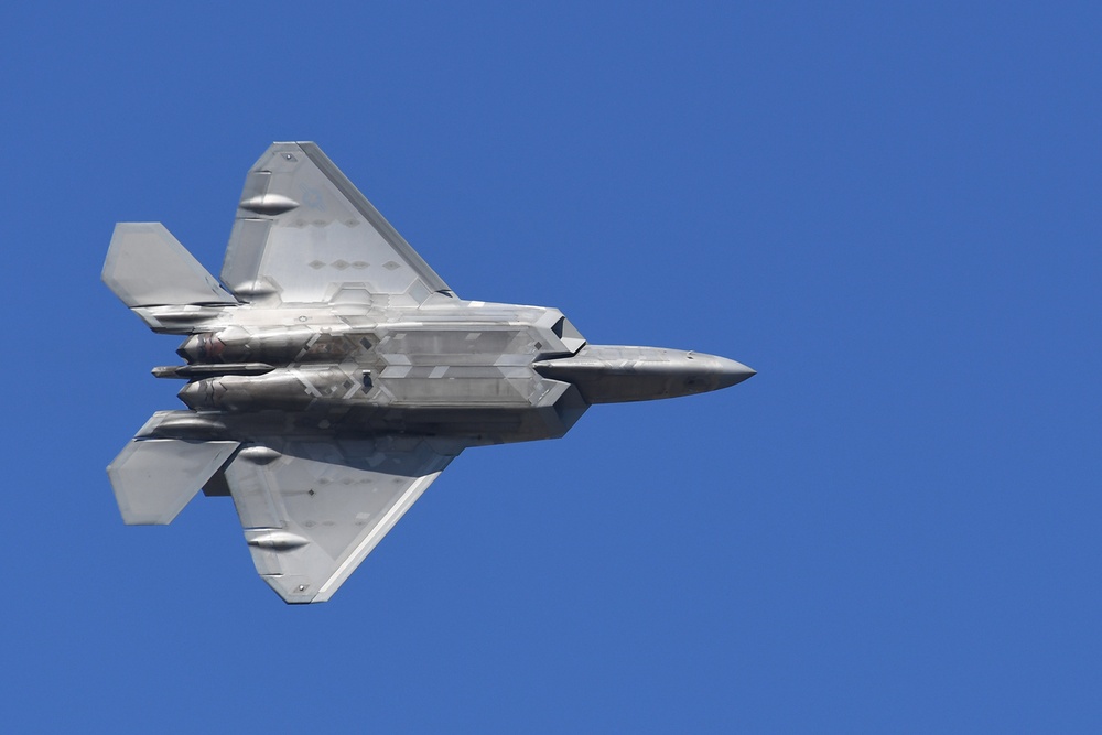 F-22 Raptor aerial demonstration, NAS Jacksonville Airshow 2017