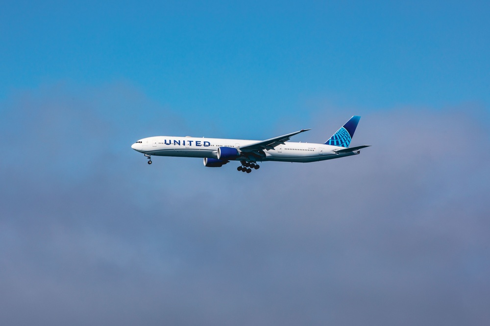 Survol d'un Boeing 777 de United Airlines, SF Fleet Week 2023