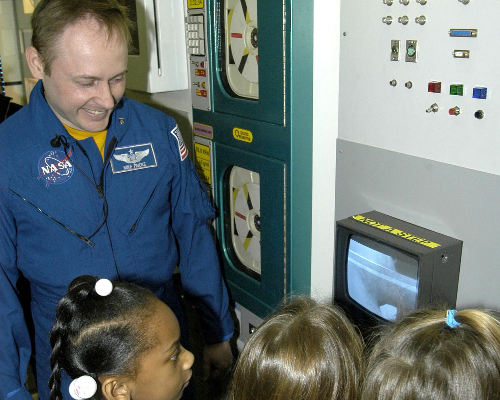 L'astronauta Mike Fincke visita StenniSphere