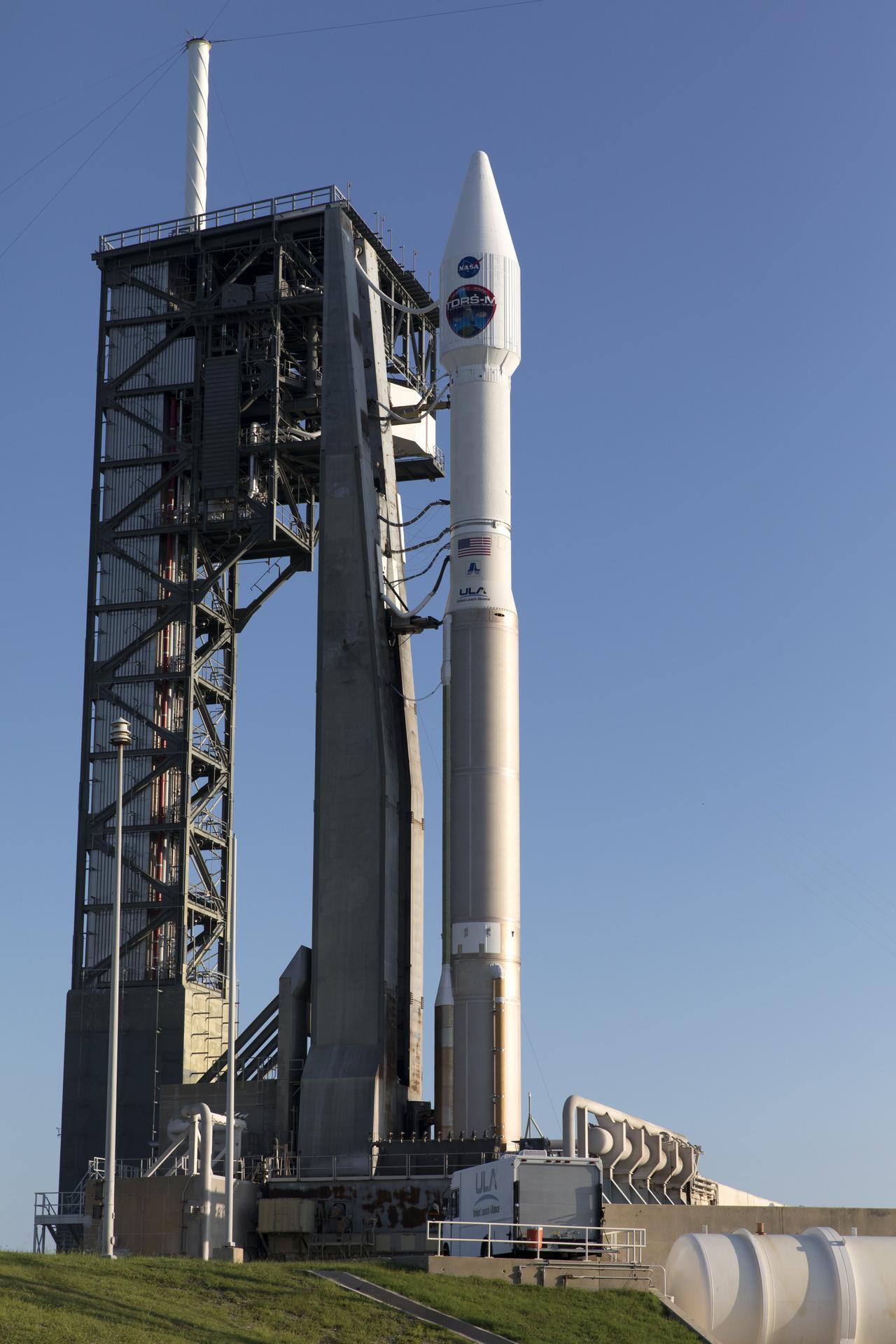 Atlas V standing at Space Launch Complex 41 ahead of the TDRS-M launch