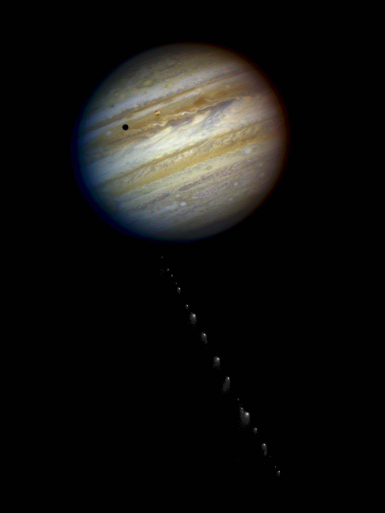 Comète Shoemaker-Levy 9 s'approchant de Jupiter en 1994