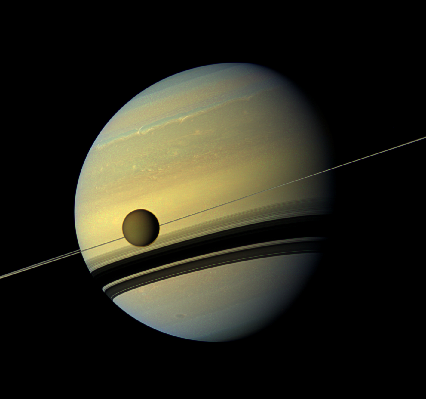 Gli scienziati scoprono che una nube ‘impossibile’ potrebbe formarsi su Titano, la luna di Saturno