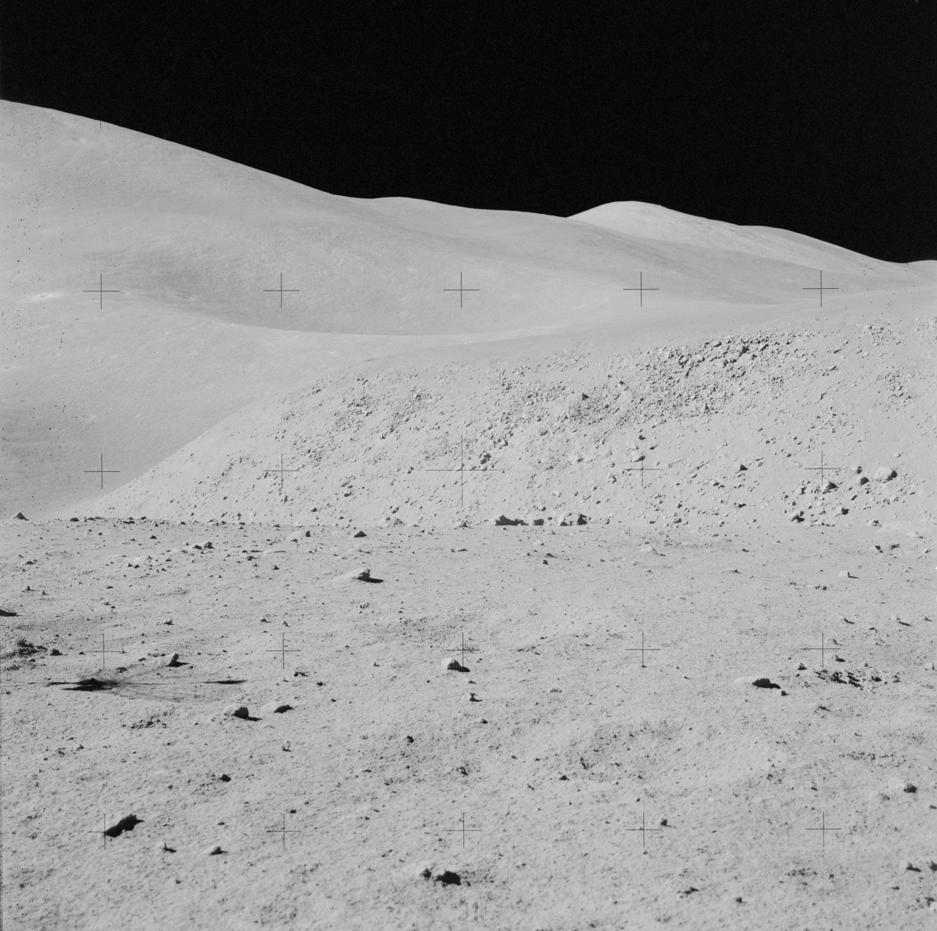 Cratère et rainure de St. George vus par Apollo 15