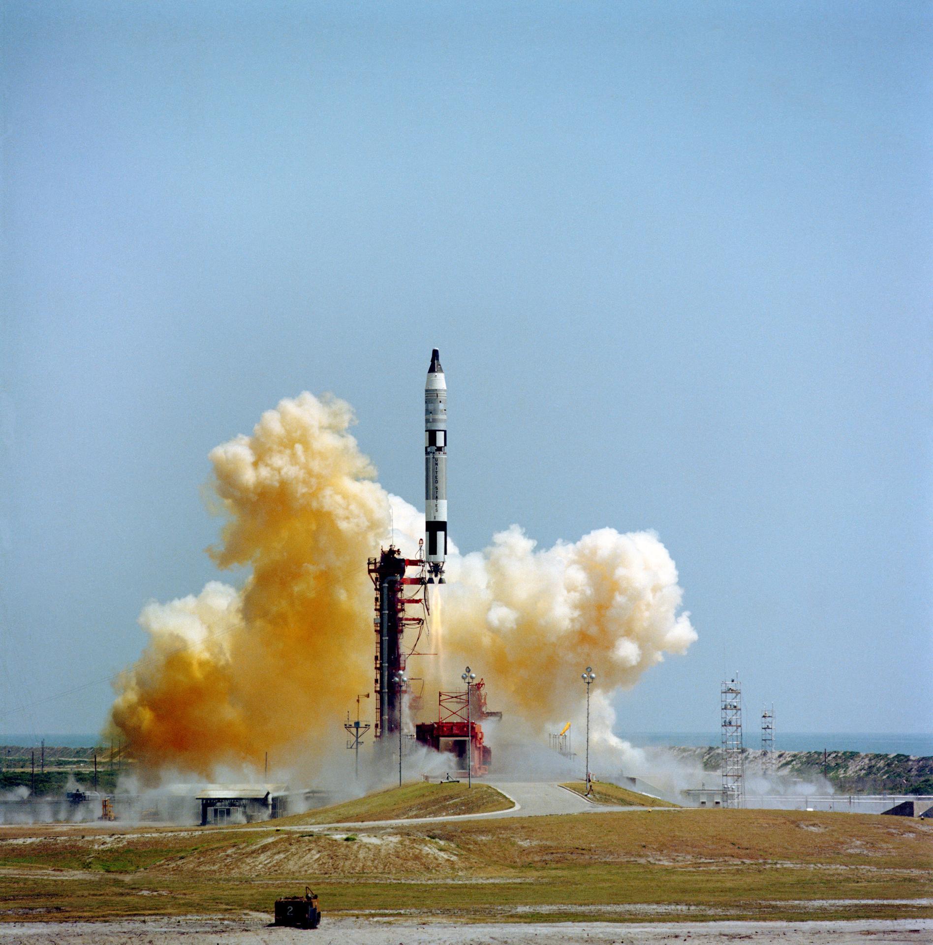Le lancement du vaisseau Gemini-Titan 4
