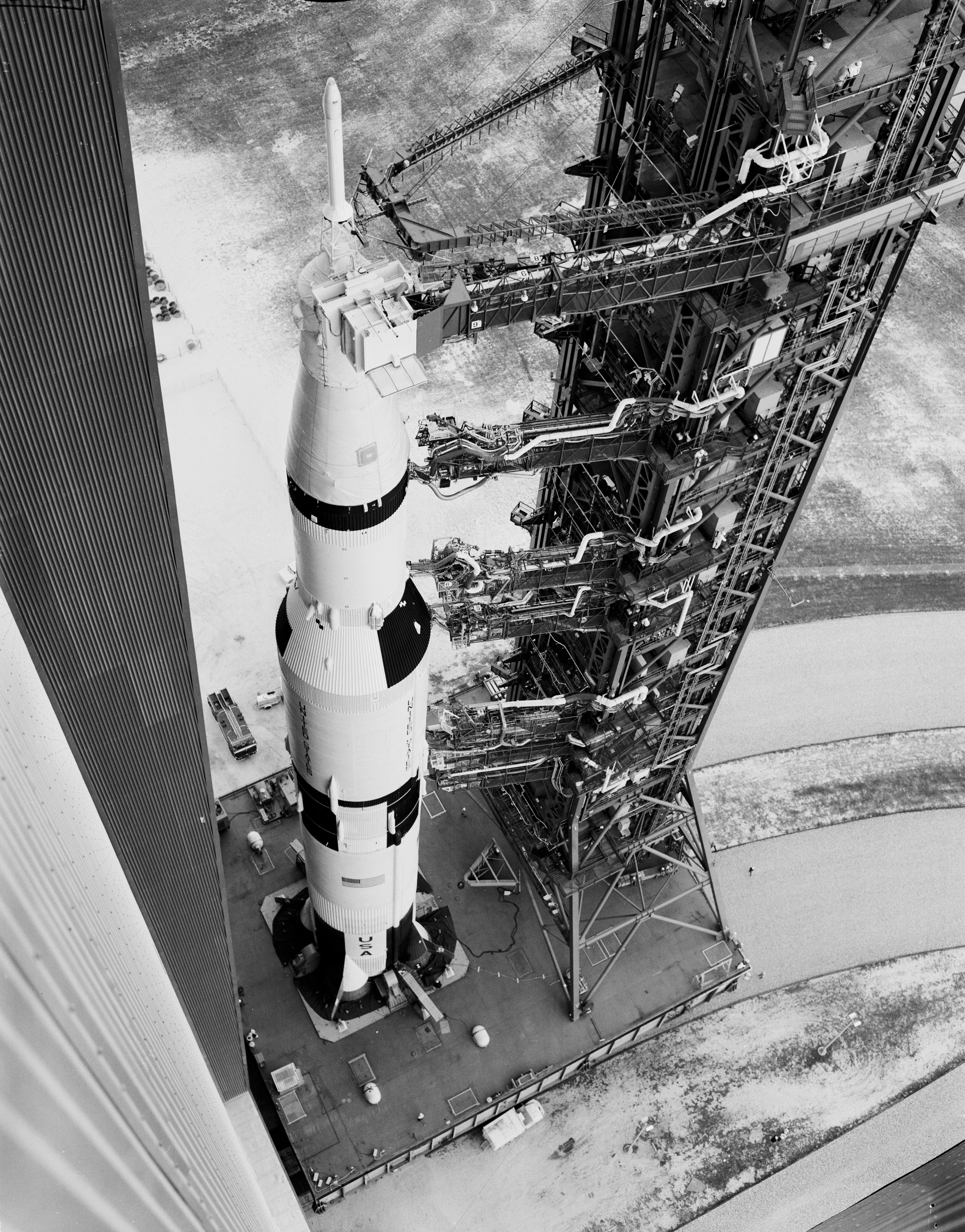 Aerial view of the Apollo 6 rollout to Launch Pad 39A
