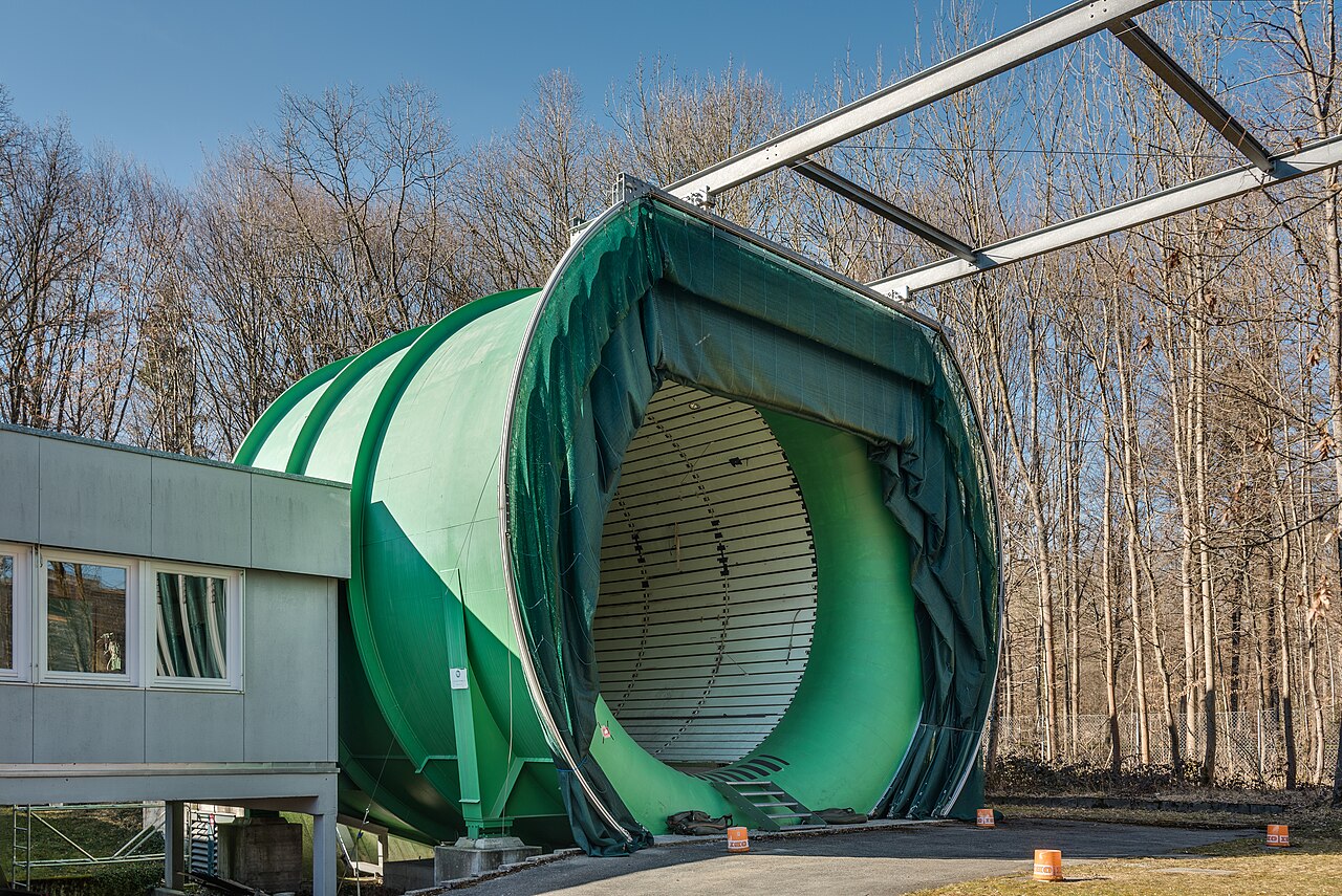 Gust wind tunnel at a university aerodynamics institute.