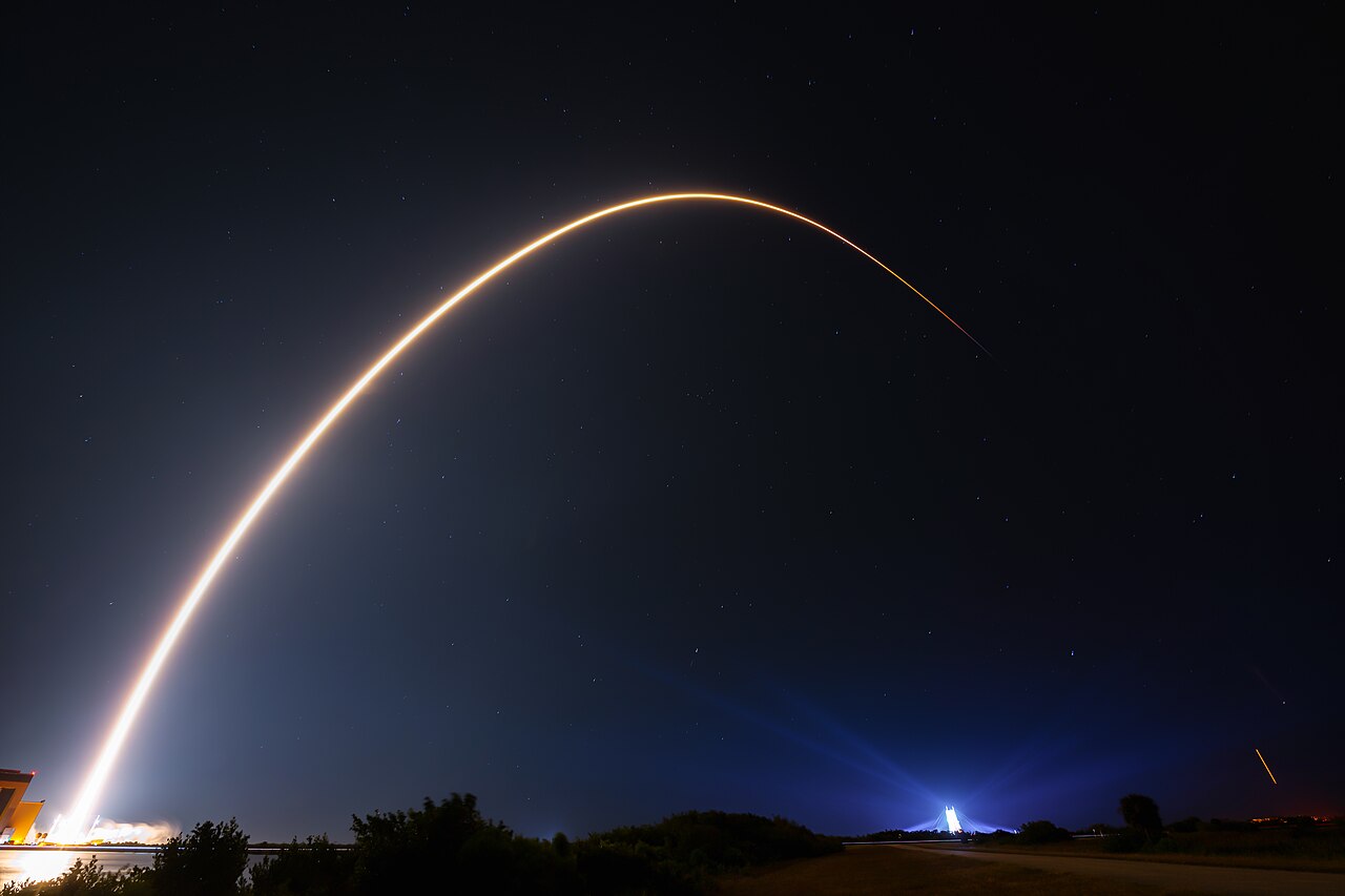 A Falcon 9 rocket lifts off with Starlink satellites from Space Launch Complex 40 at Cape Canaveral.