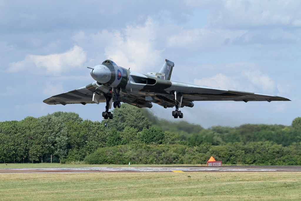 Avro Vulcan V2 08