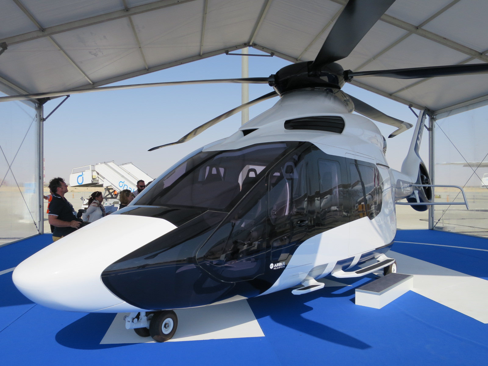 Maquette du H160 au Dubai Airshow 2015