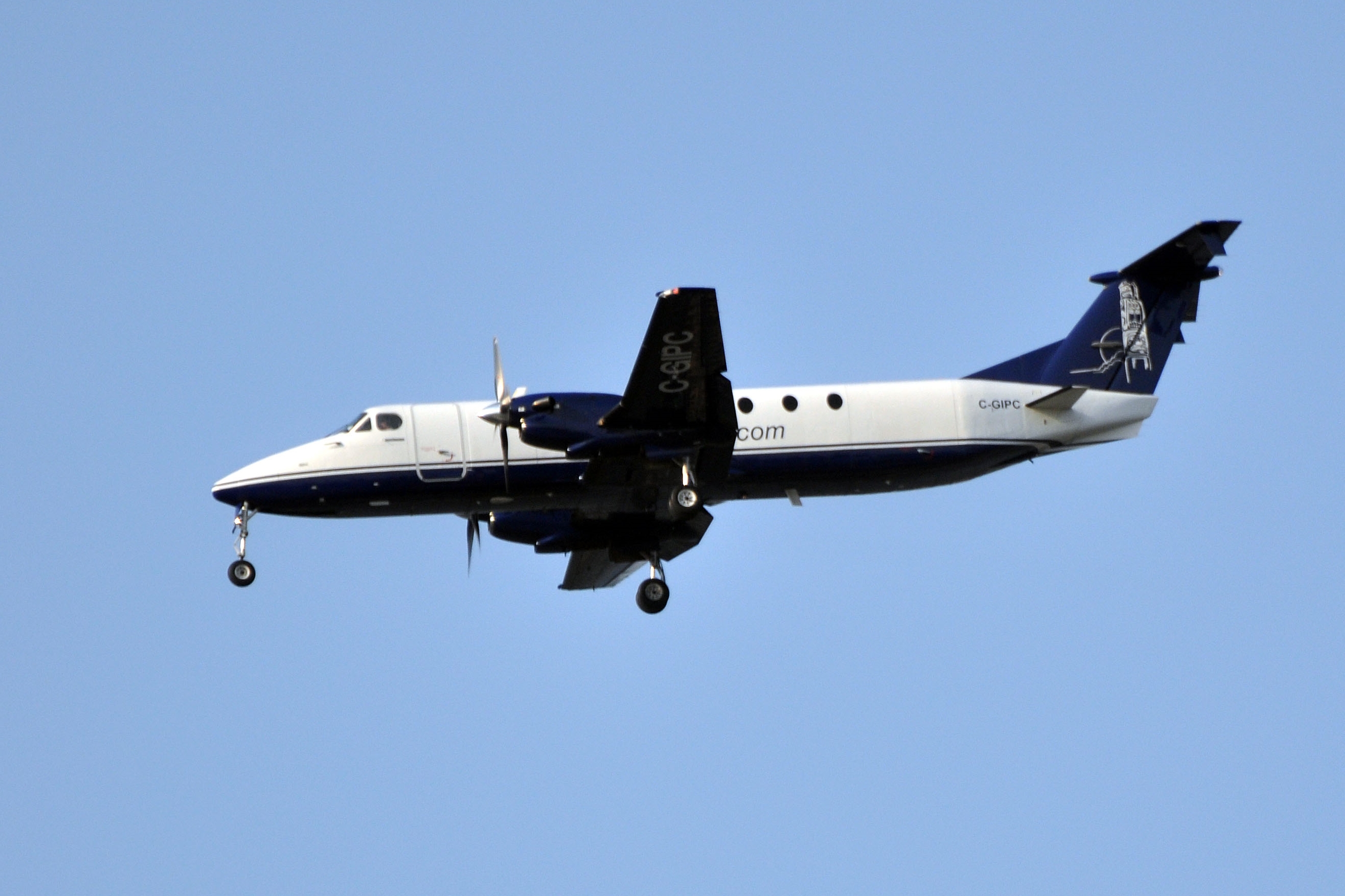 Pacific Coastal Airlines, Beechcraft 1900, C GIPC - YVR