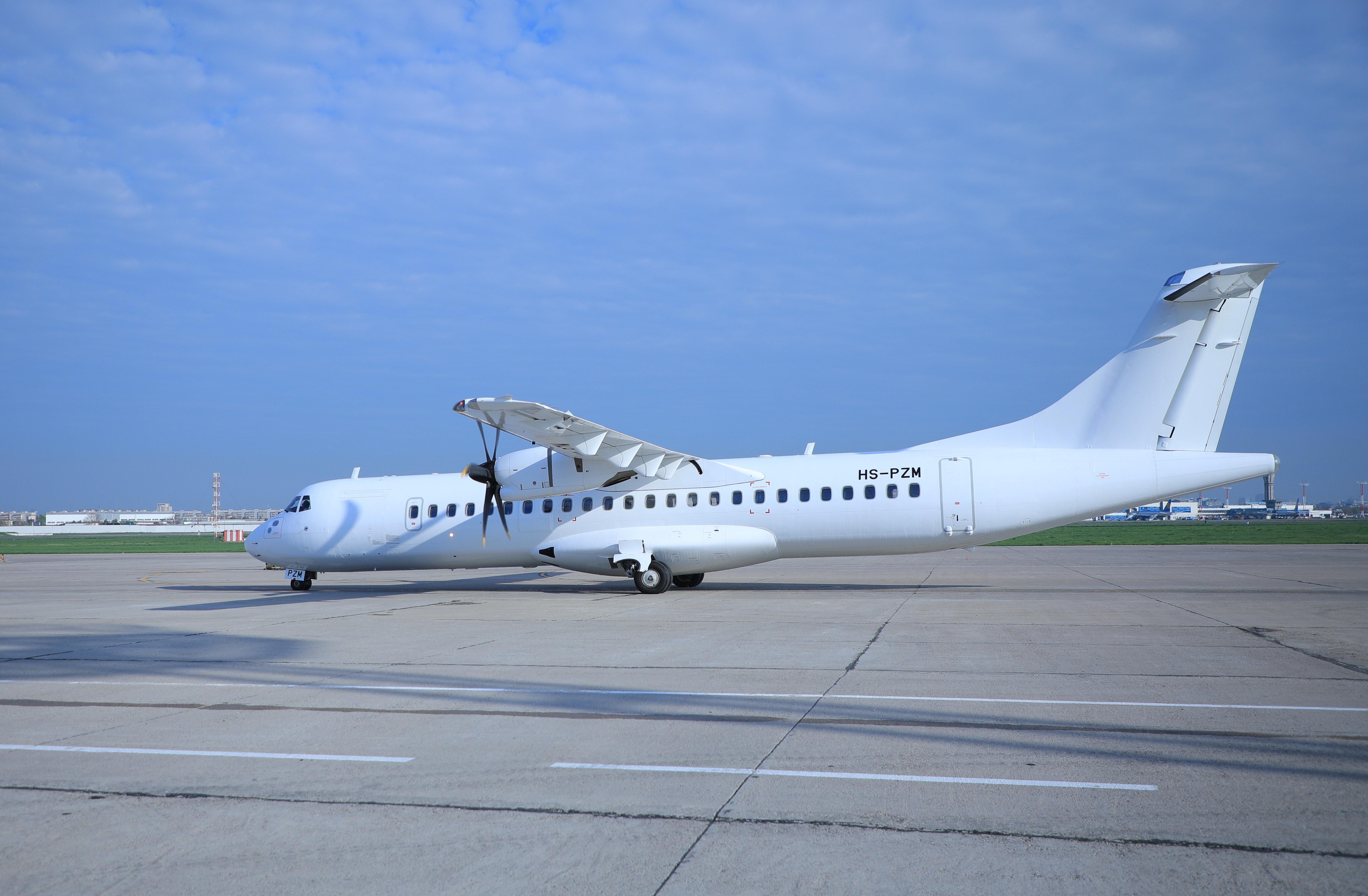 El nuevo avión ATR 72 de Silk Avia en Taskent