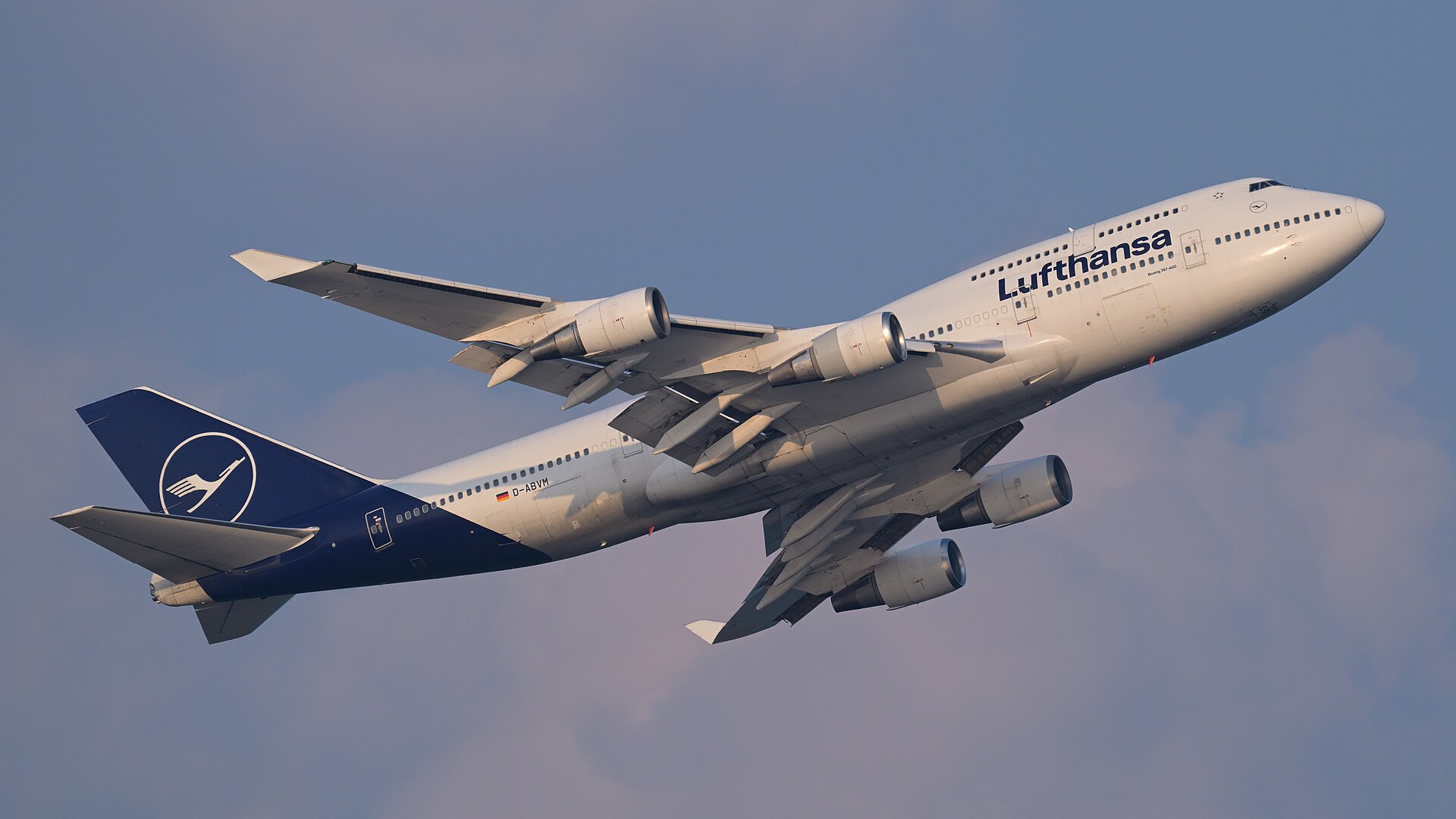 Lufthansa Boeing 747-400 departing Boston