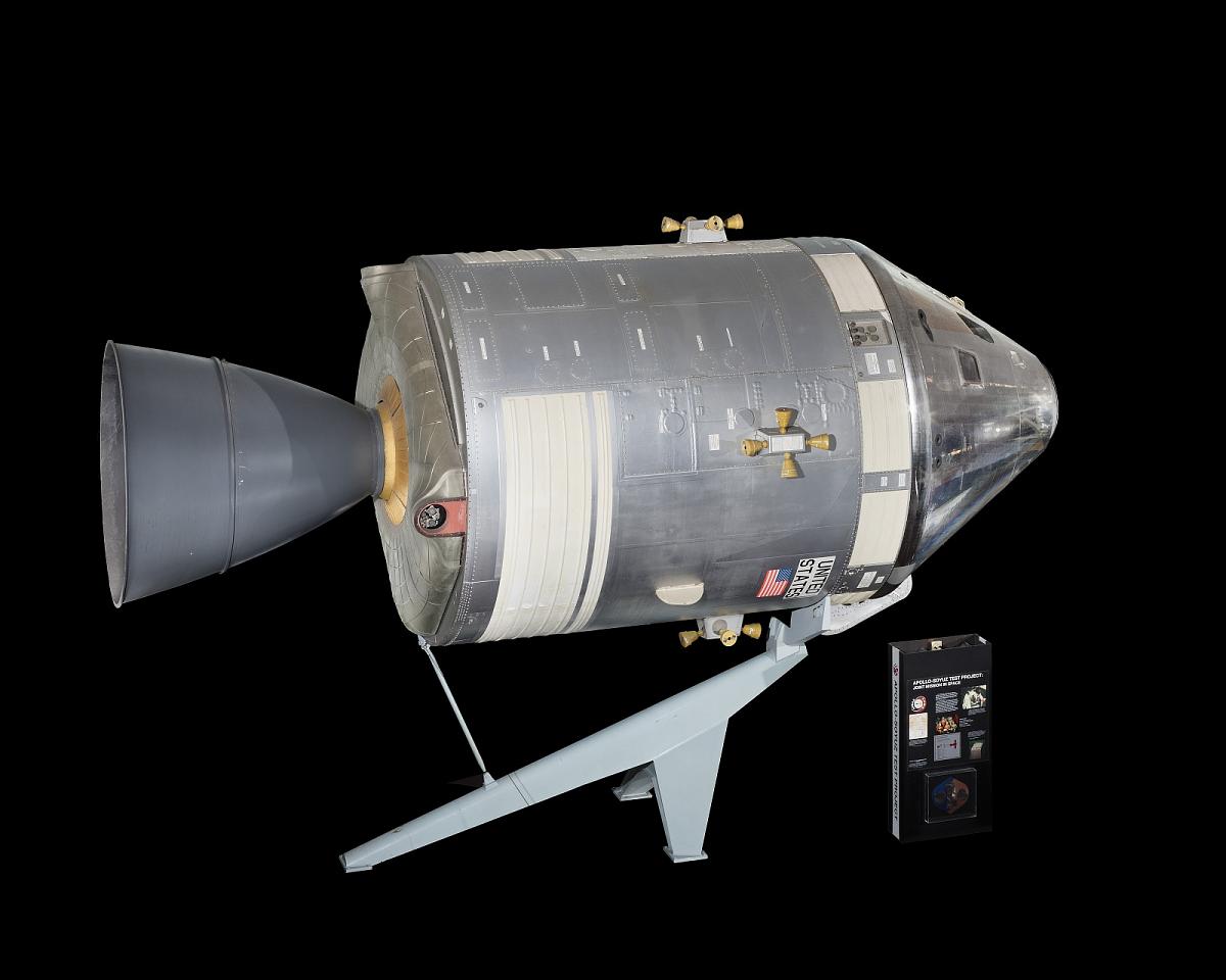 How many astronauts have died in space?