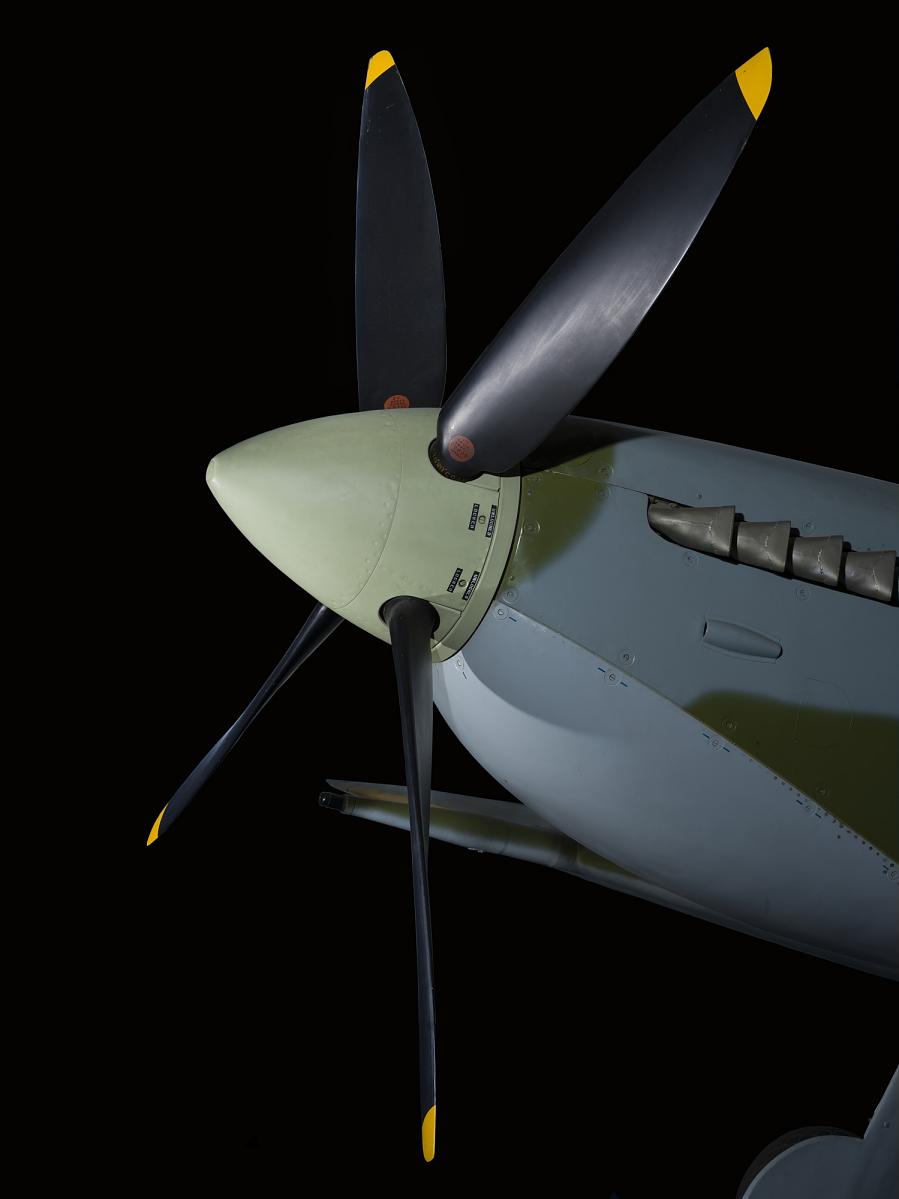 Four-blade propeller, spinner and engine cowling of Spitfire HF Mk VIIc EN474