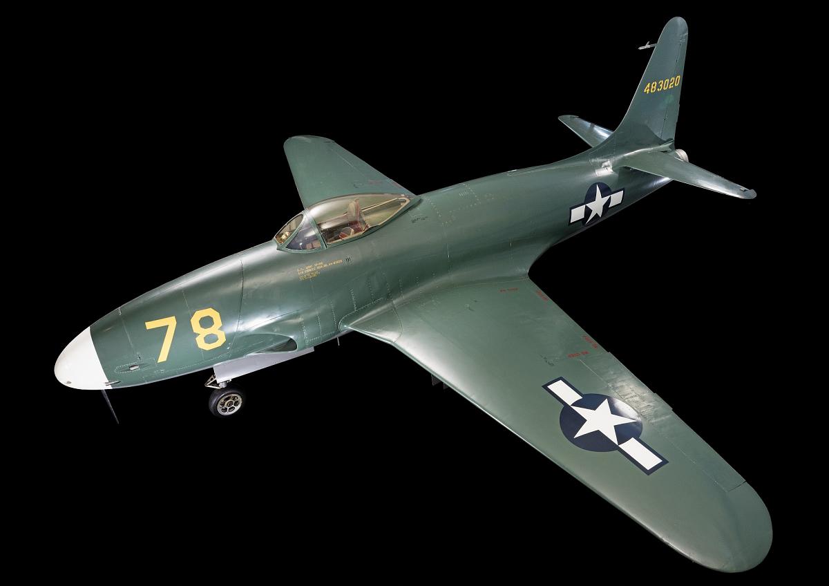 Why are military aircraft grey?