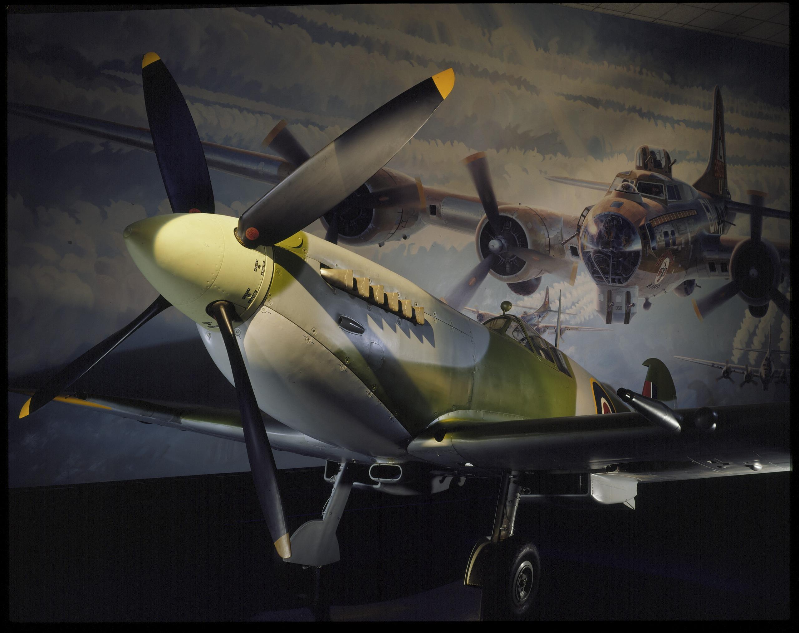 Supermarine Spitfire HF Mk. VIIc du National Air and Space Museum